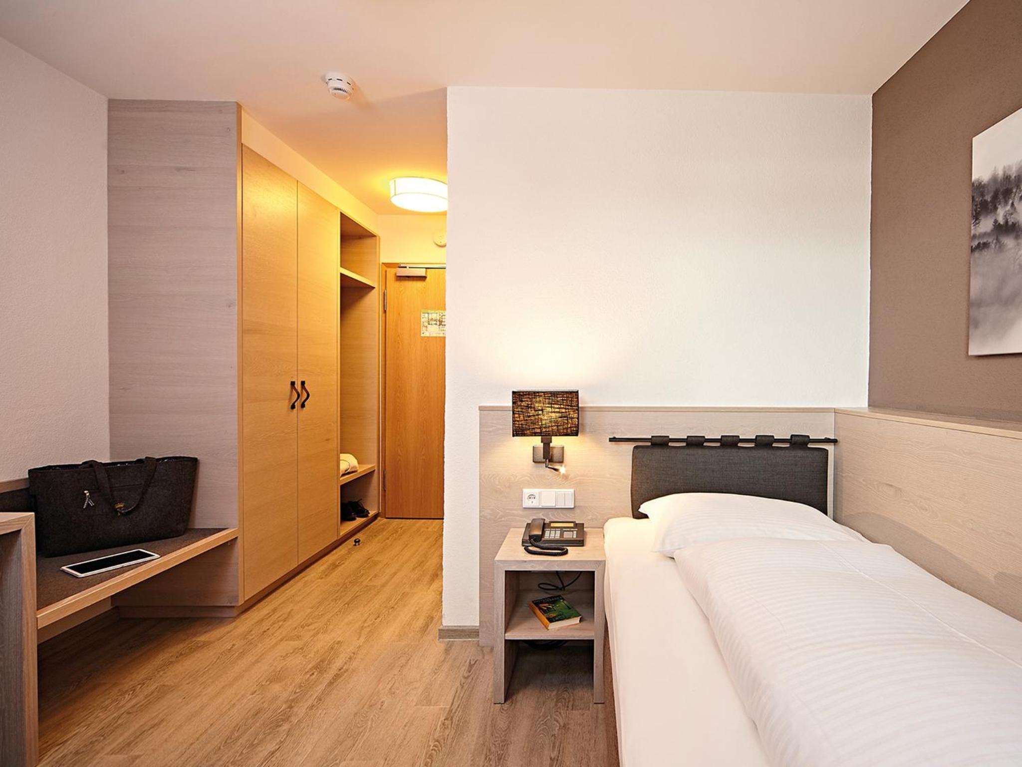 Small Single Room photo 3