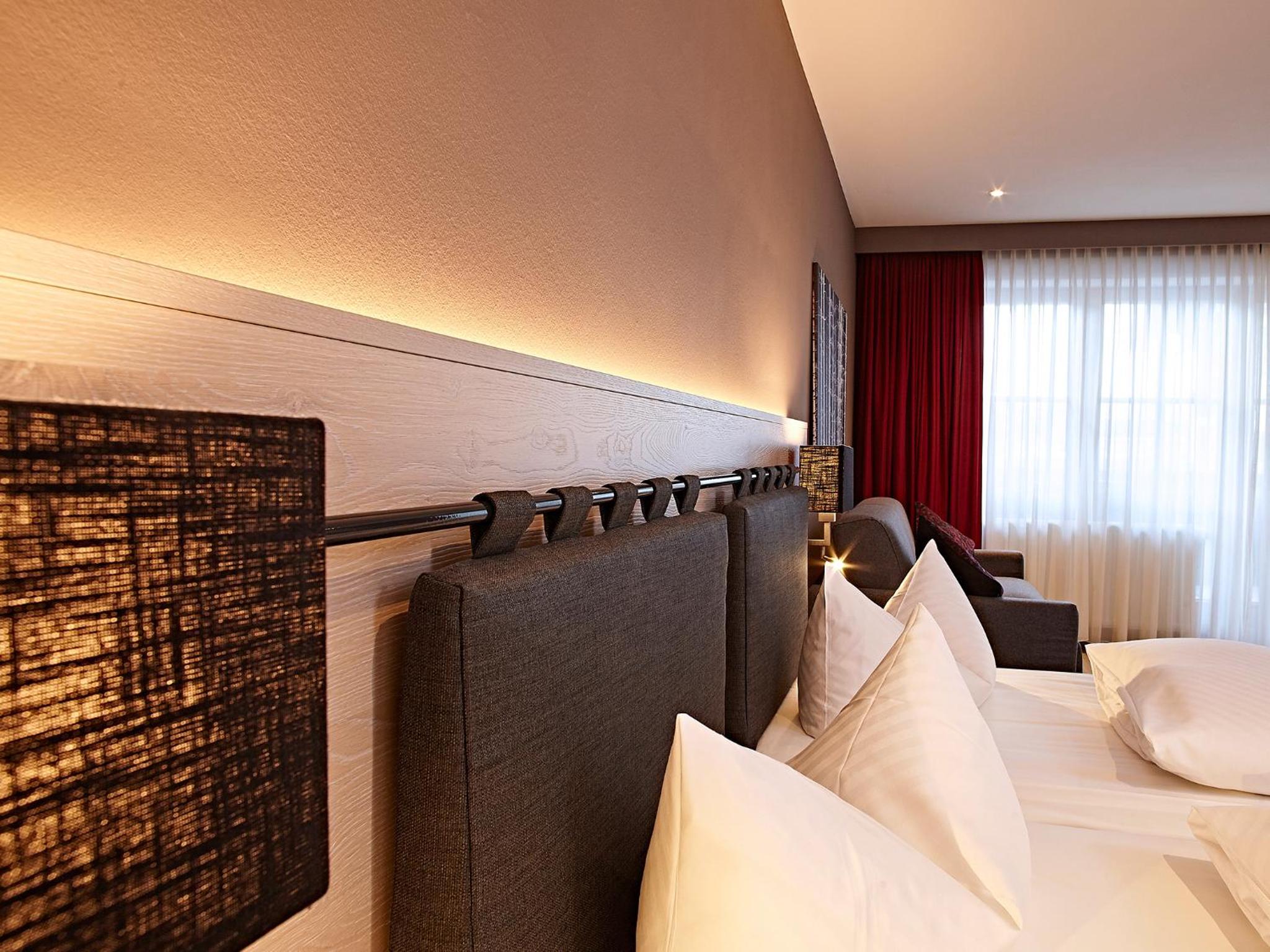 Double Room with Balcony - Photo 2