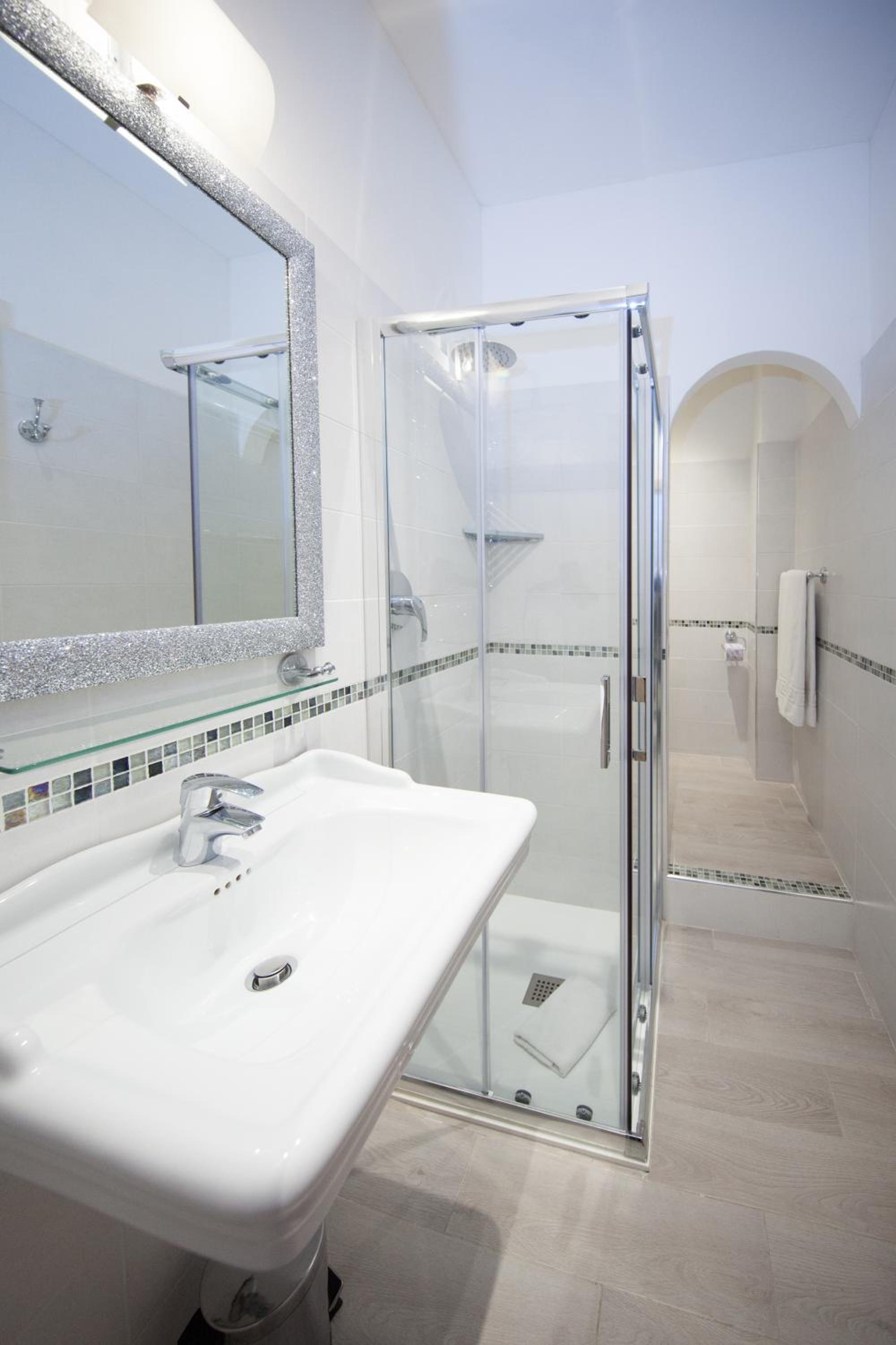 Superior Double Room - Photo 14