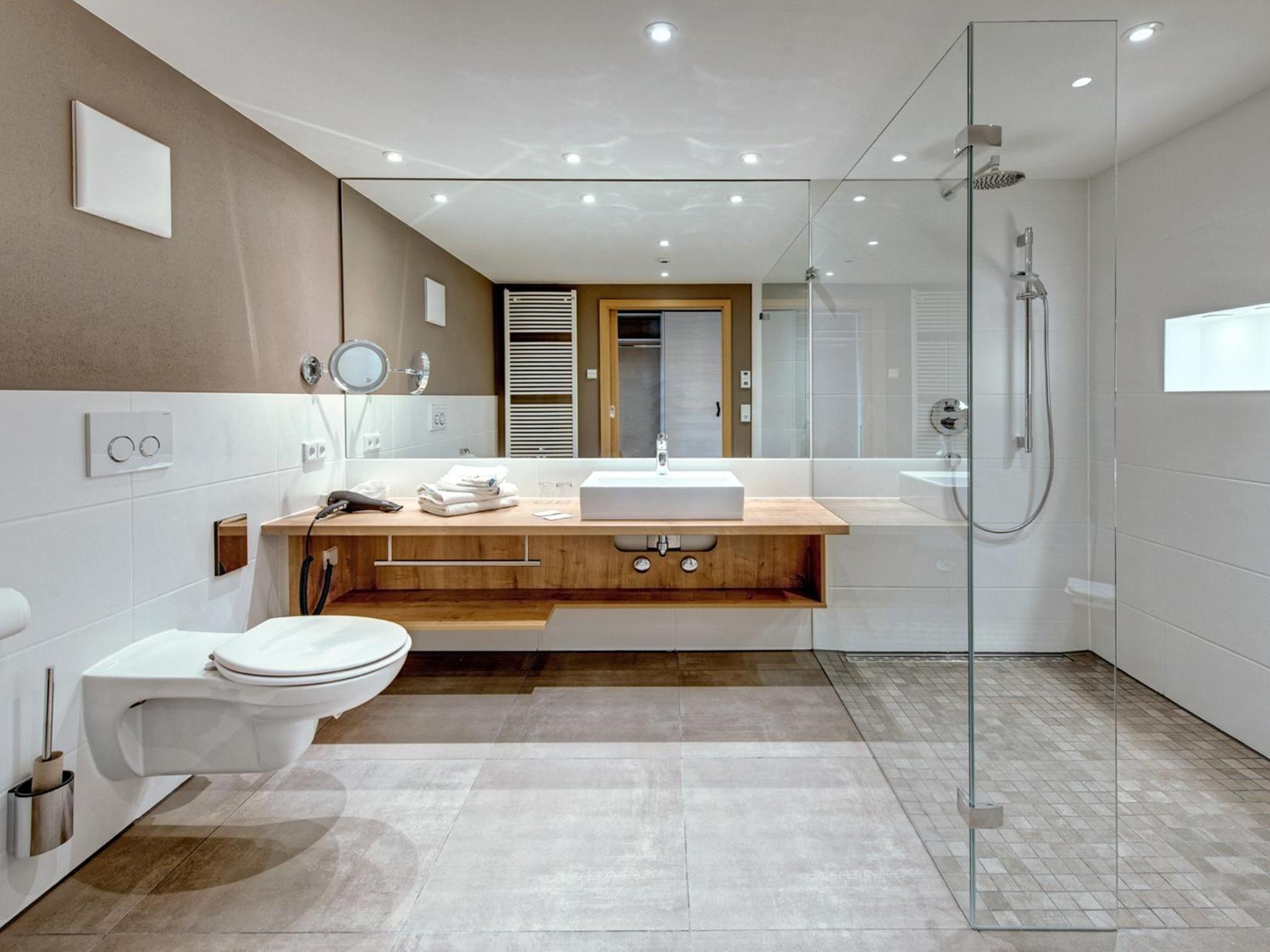 Large Double Room - Photo 13