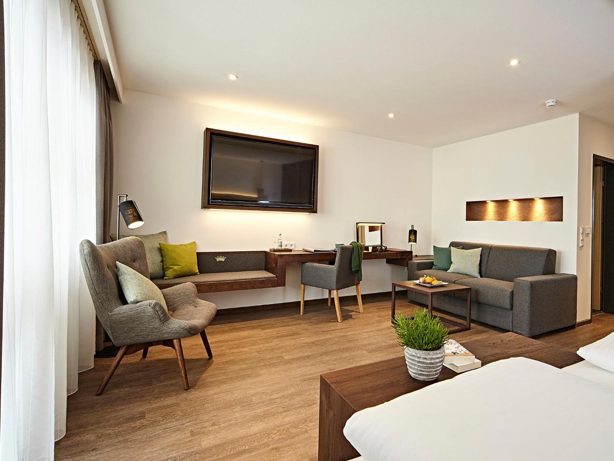 Large Double Room - Photo 9