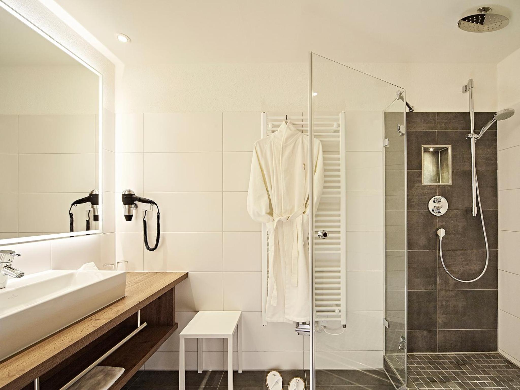 Large Double Room - Photo 7