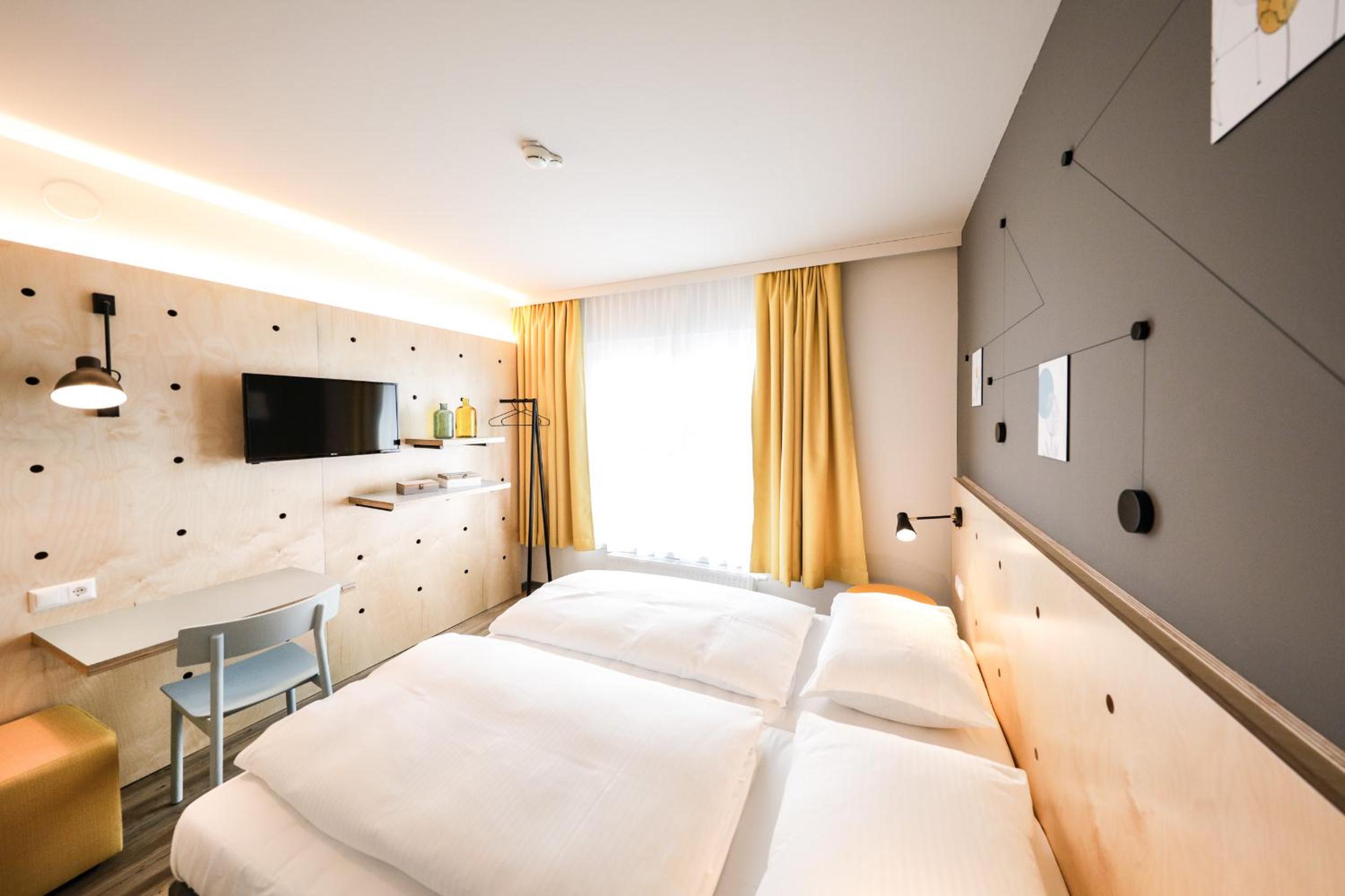 Double or Twin Room - Photo 4