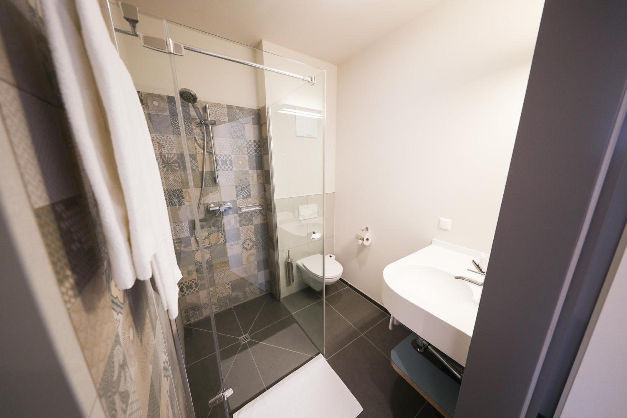 Double or Twin Room - Photo 5