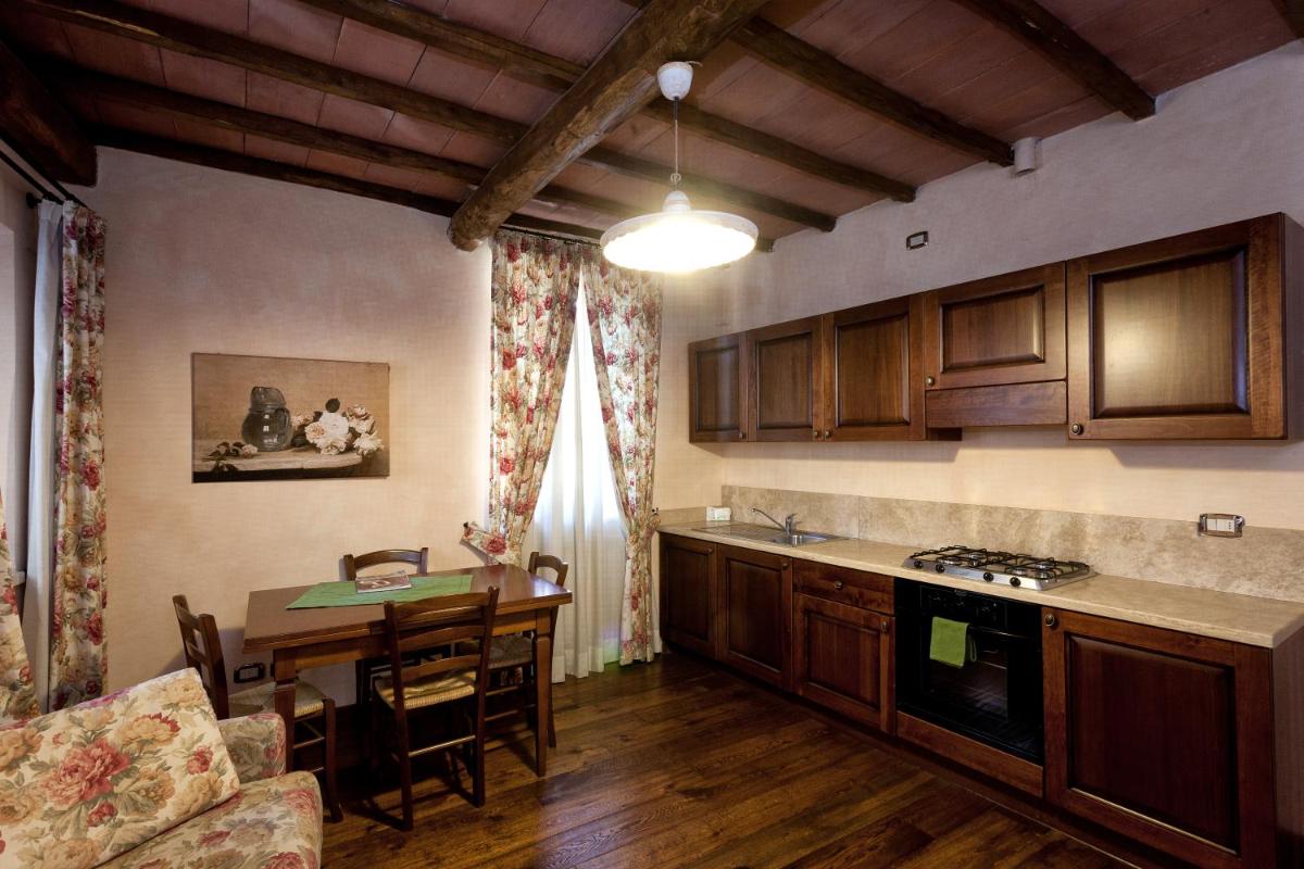 Two-Bedroom Apartment (6 Adults) with Mountain View photo 1