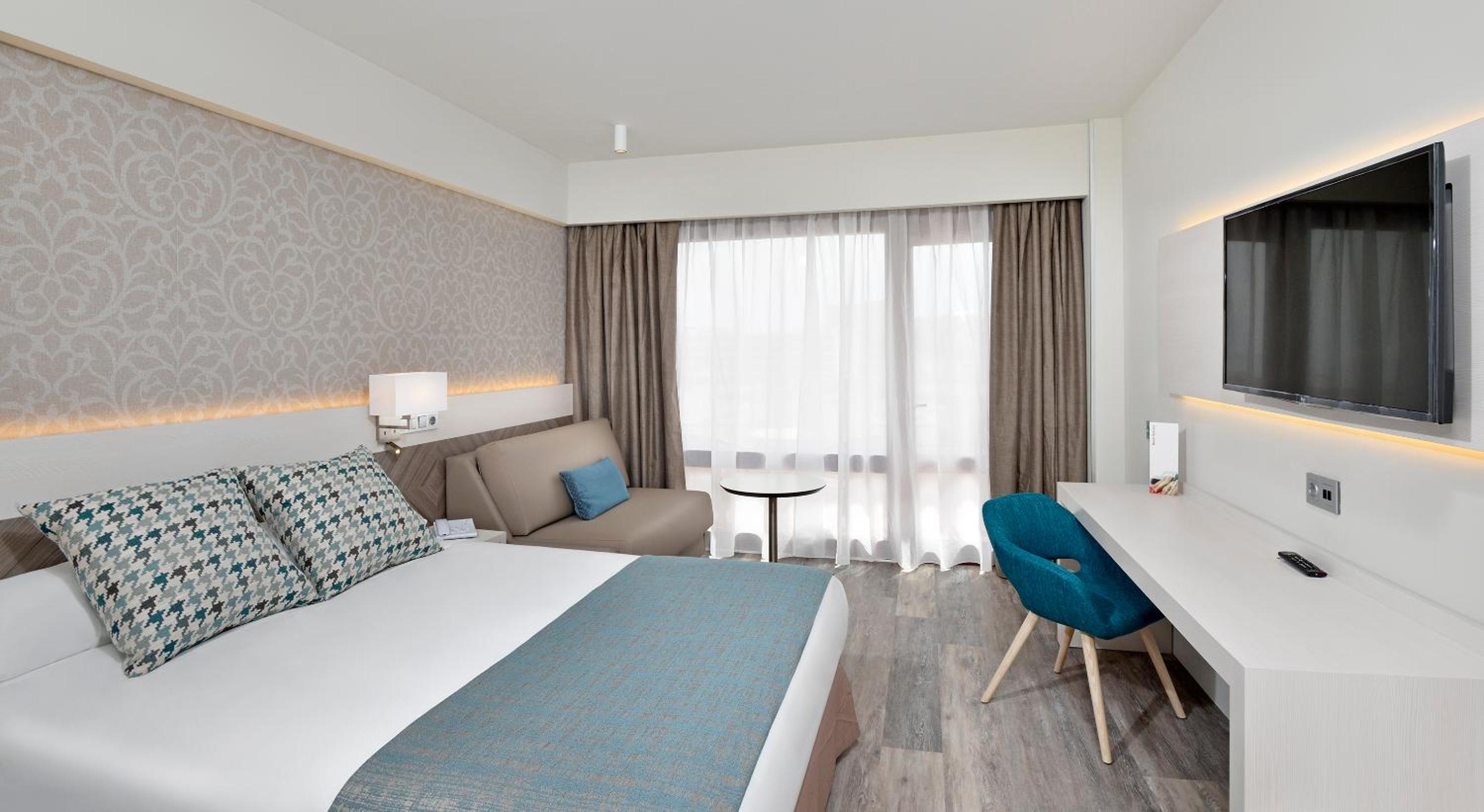 Sol Room - Photo 1