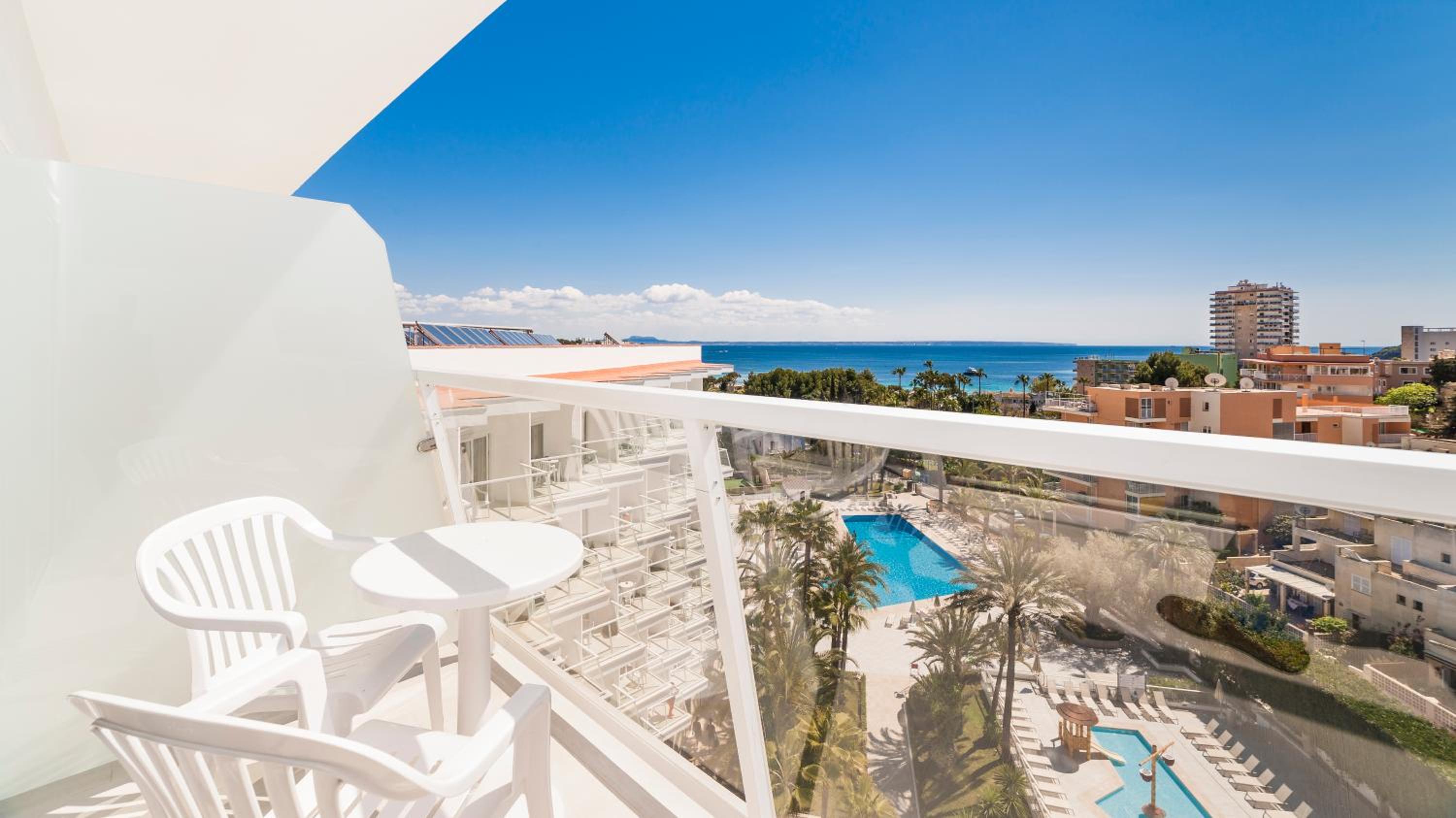 Double or Twin Room with Sea View - Photo 2