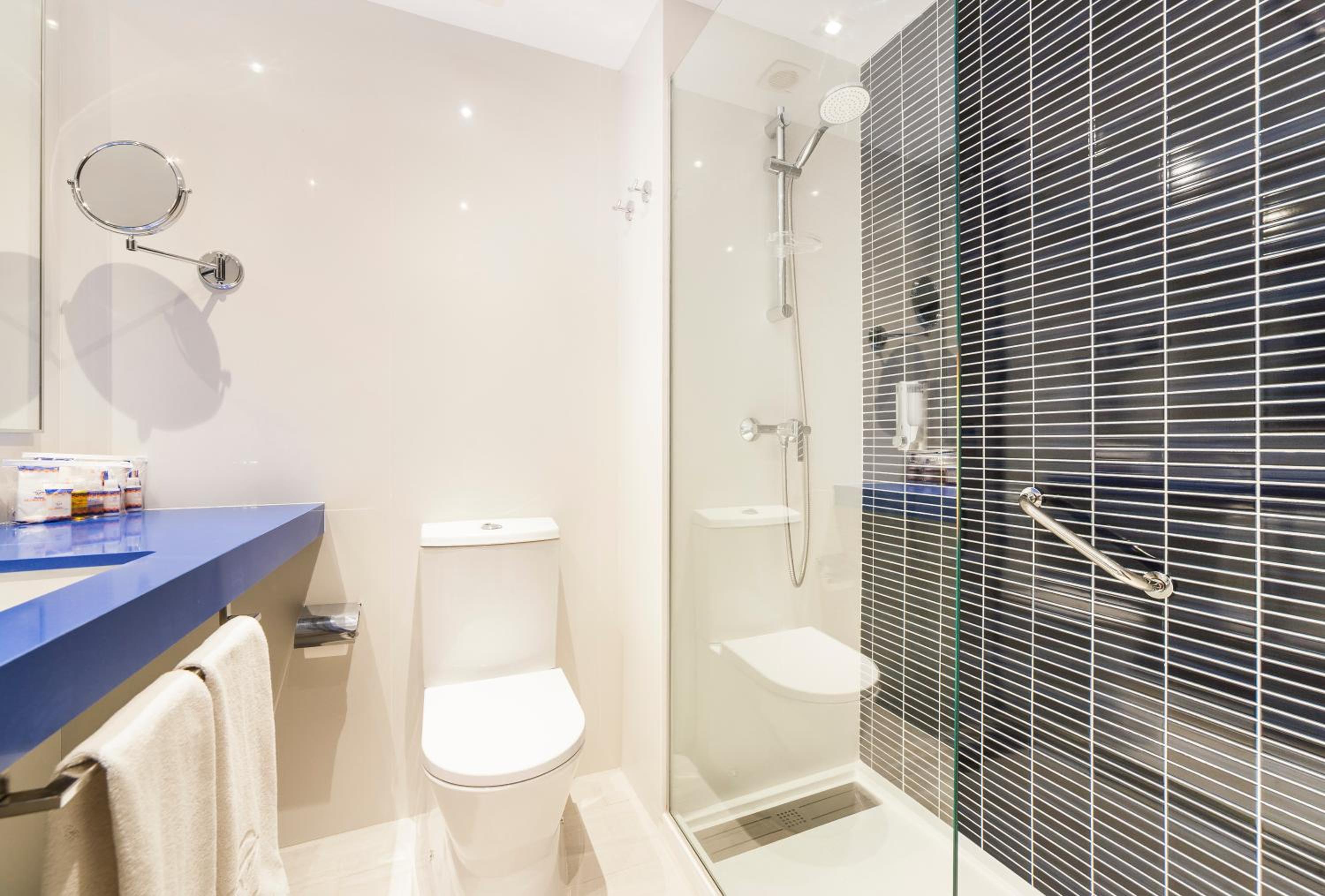 Double or Twin Room with Sea View - Photo 4