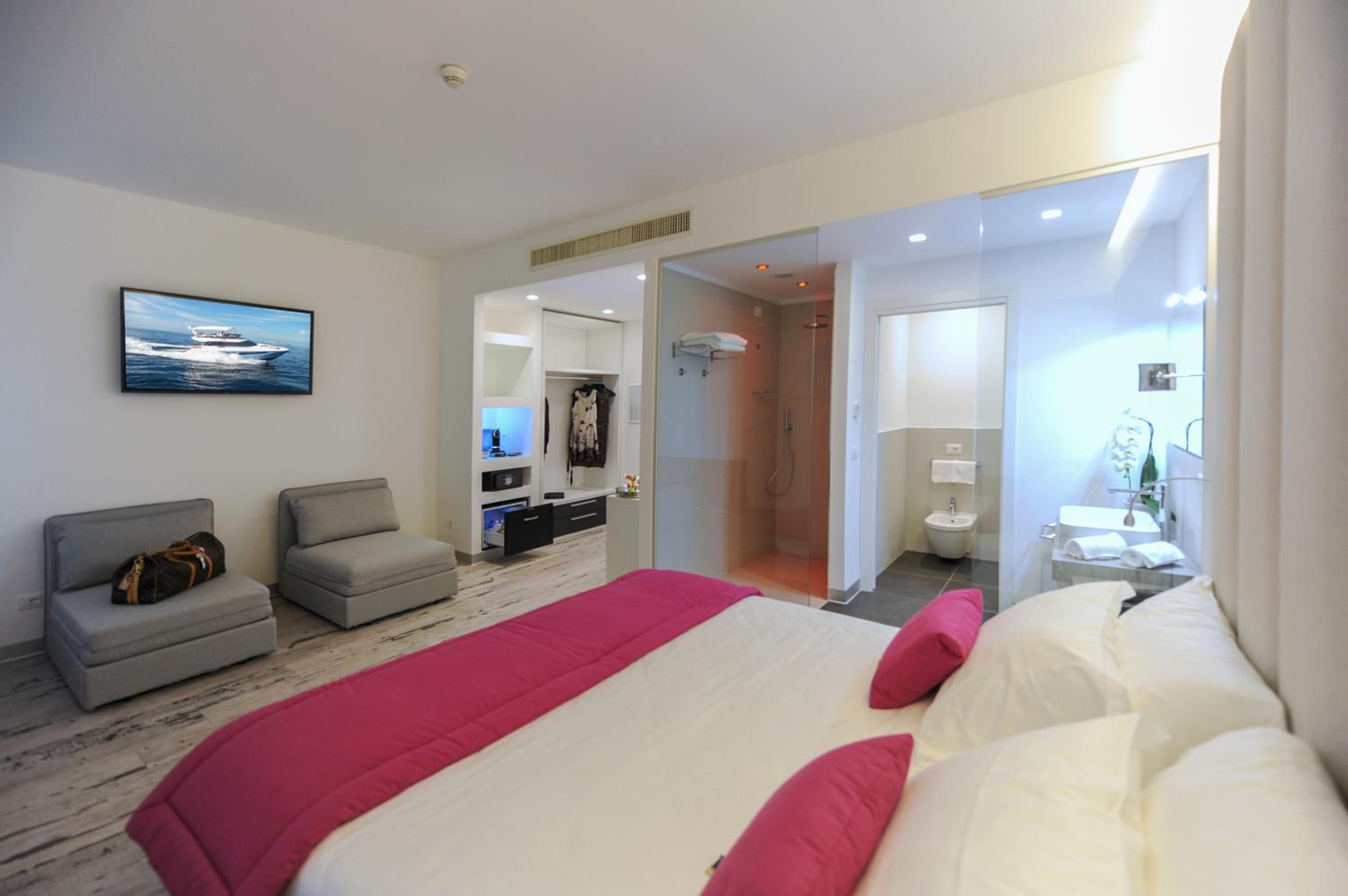 Junior Suite with Beach Access