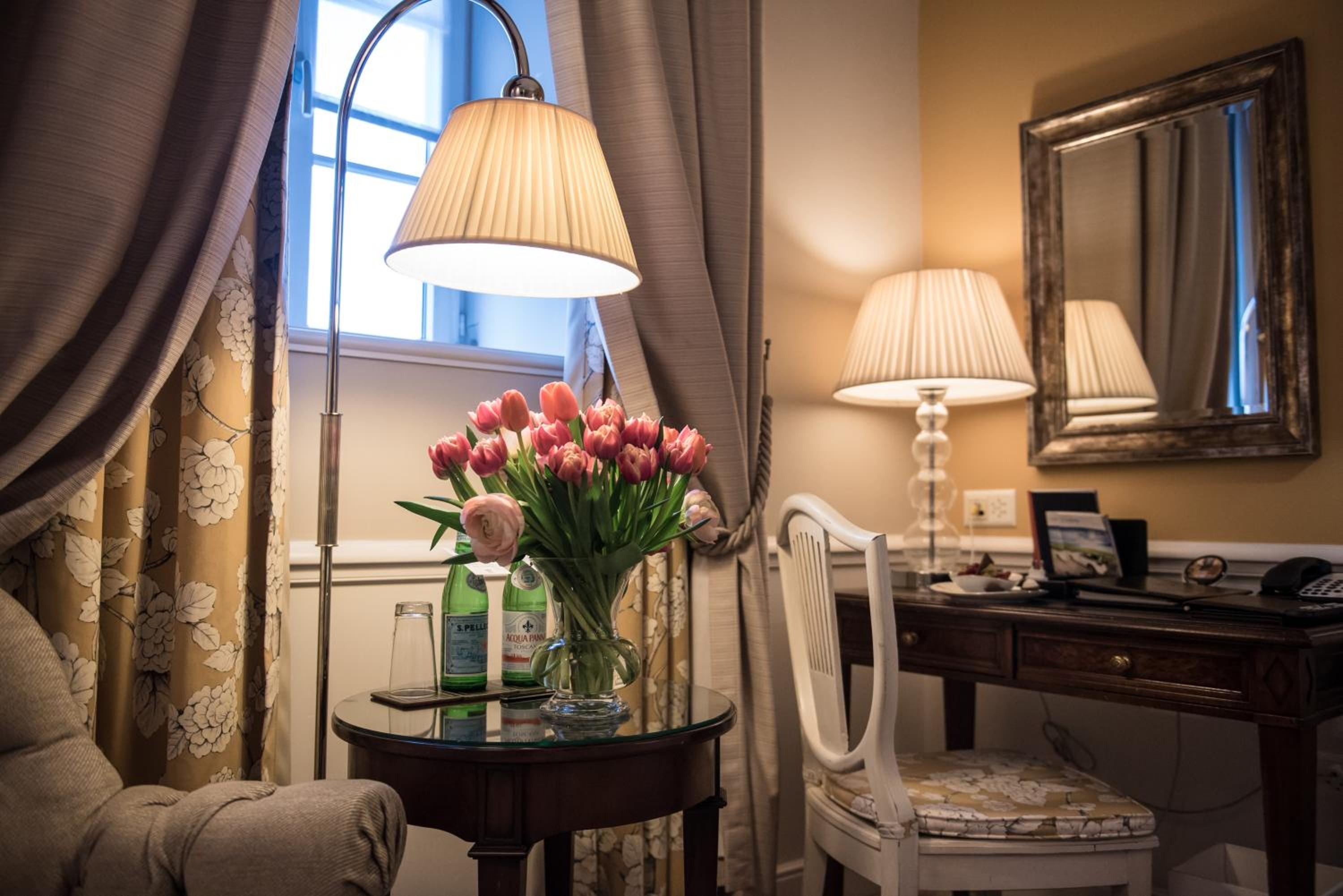 Superior Room with City View - Photo 5