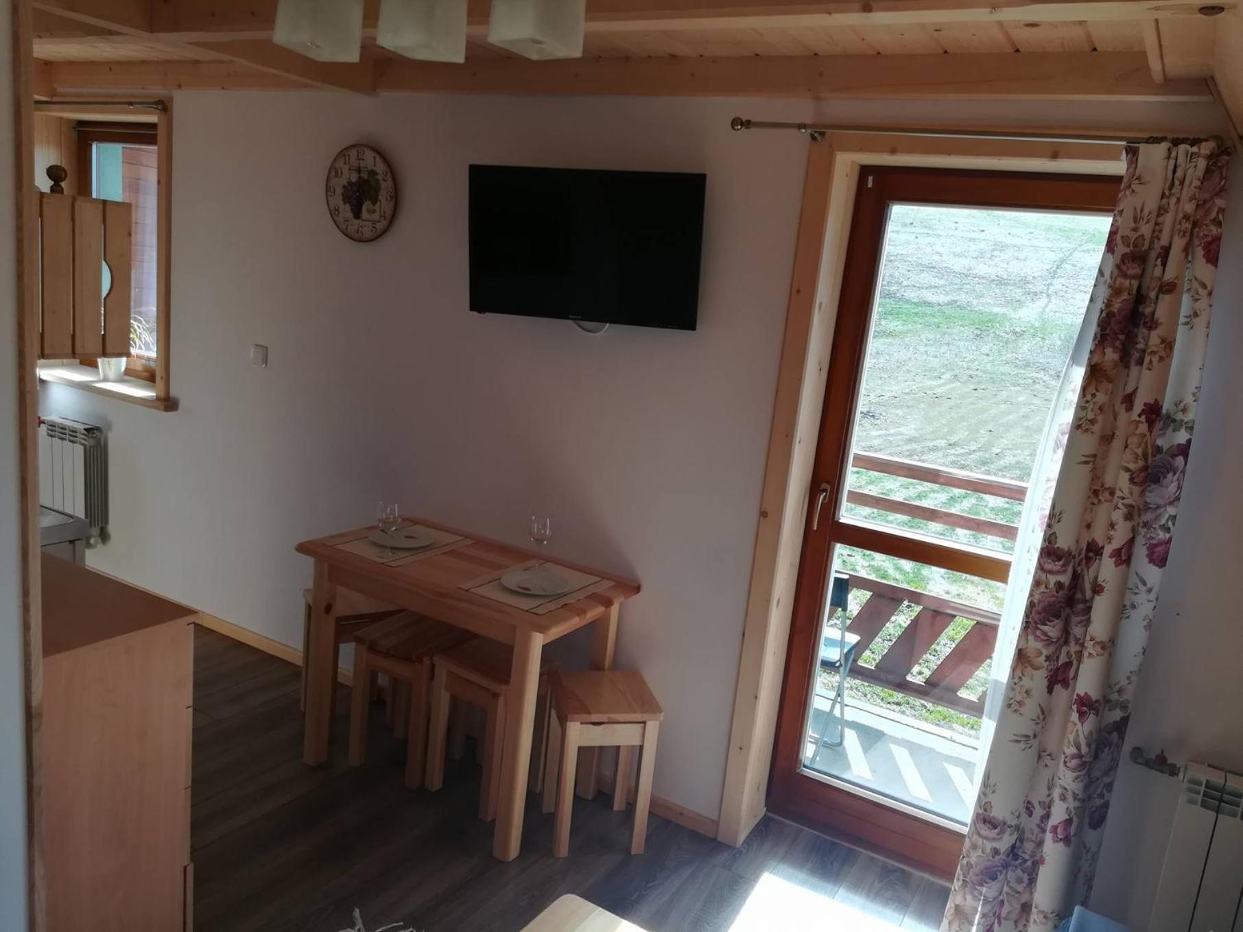 Apartment with Mountain View - Photo 4