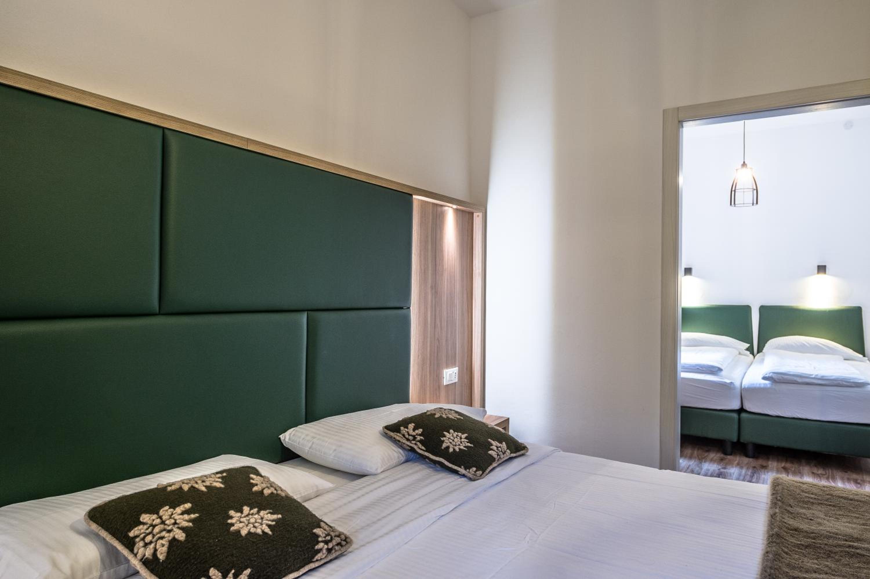 Quadruple Room - Photo 6