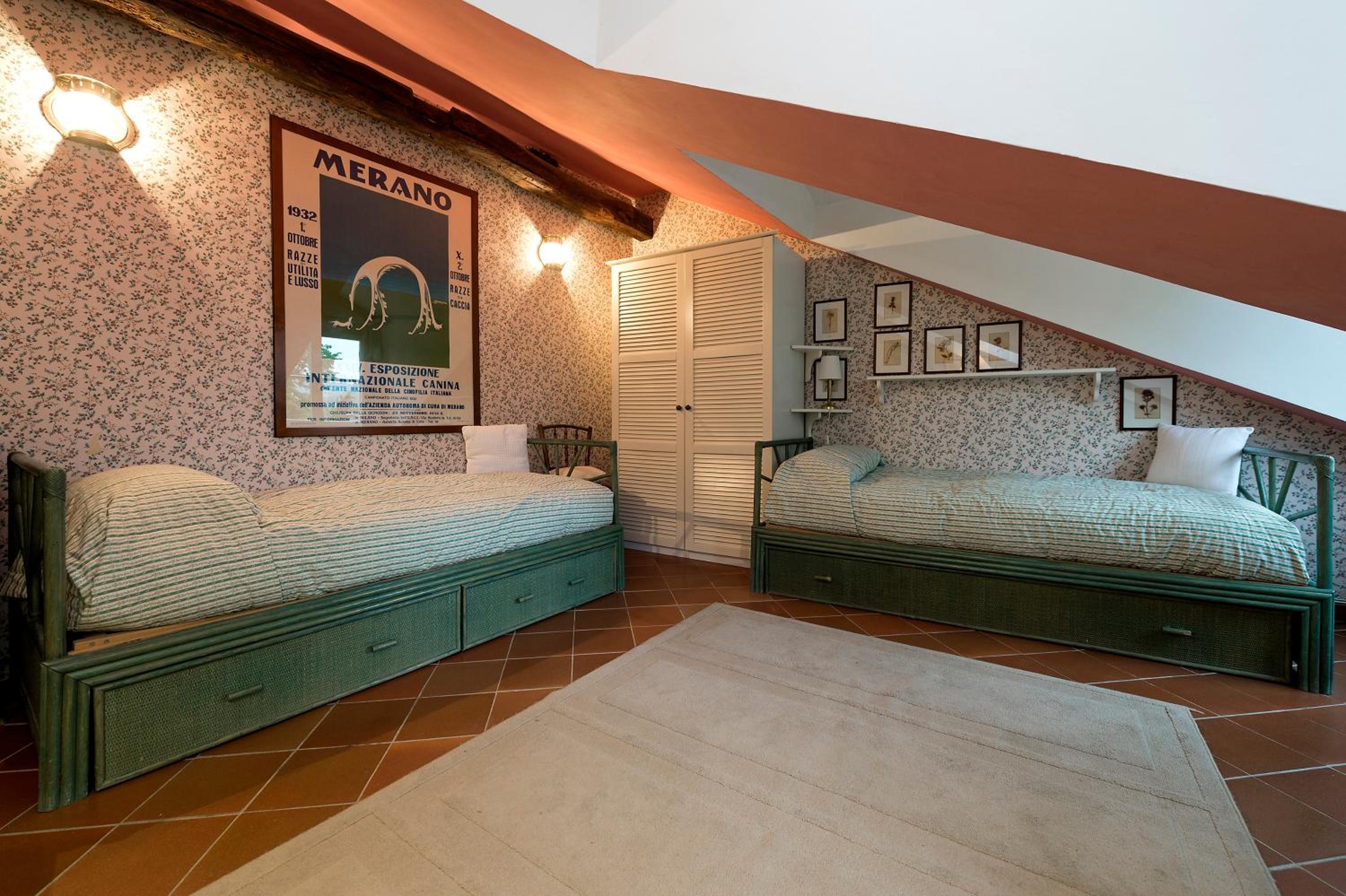 Deluxe Twin Room photo 2