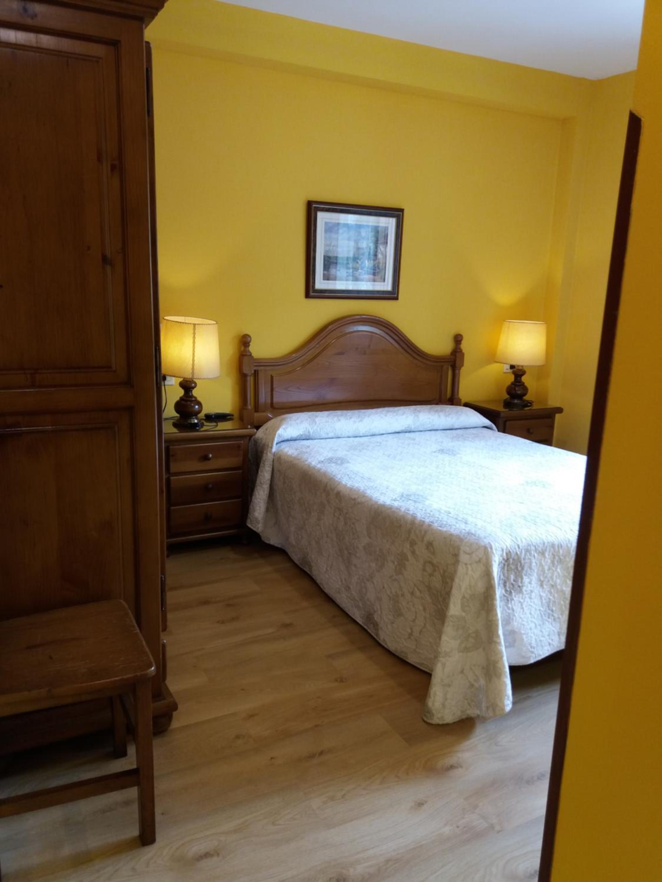 Double or Twin Room - Photo 3