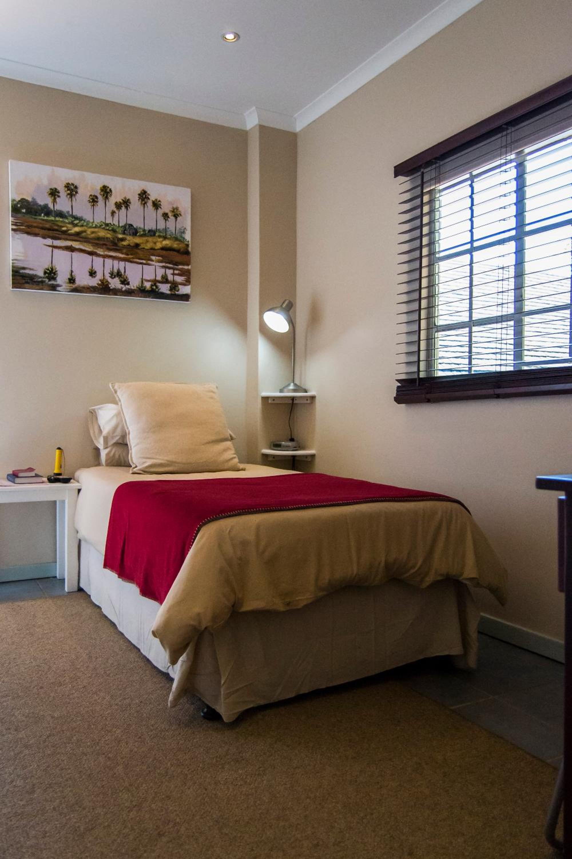 Budget Single Room photo 2