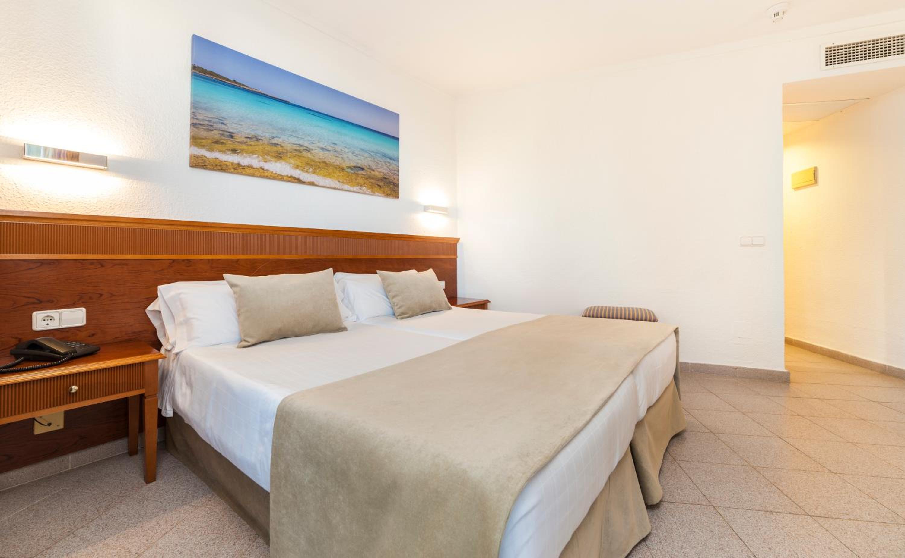 Twin Room - Photo 1
