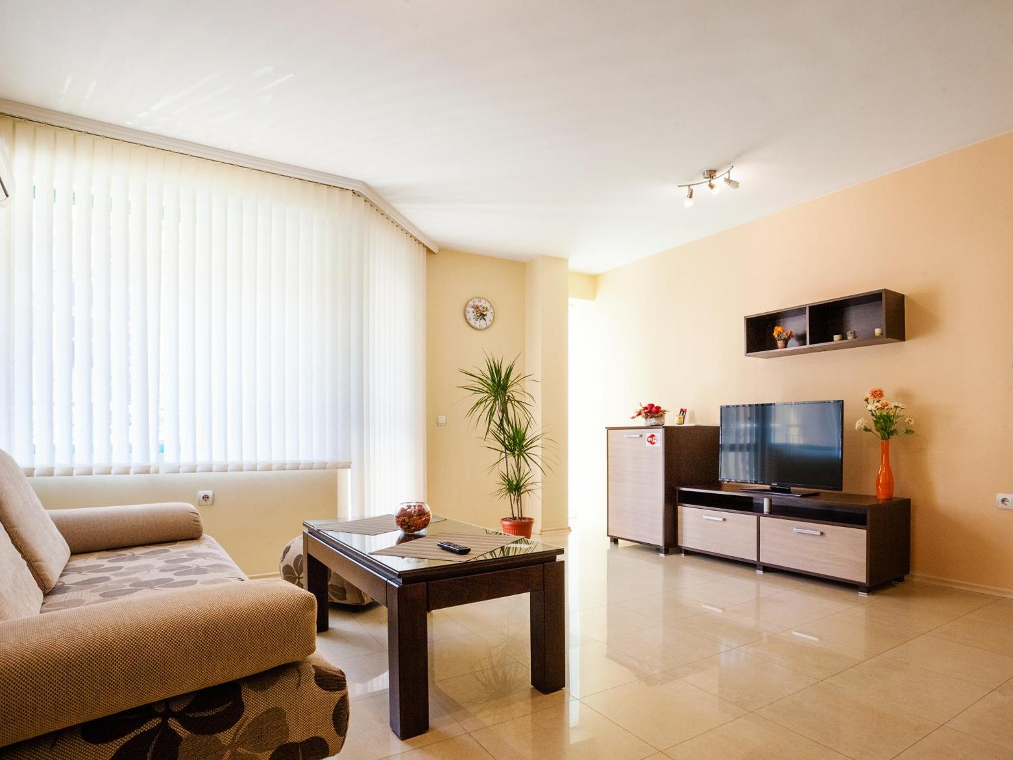 One-Bedroom Apartment - Photo 1