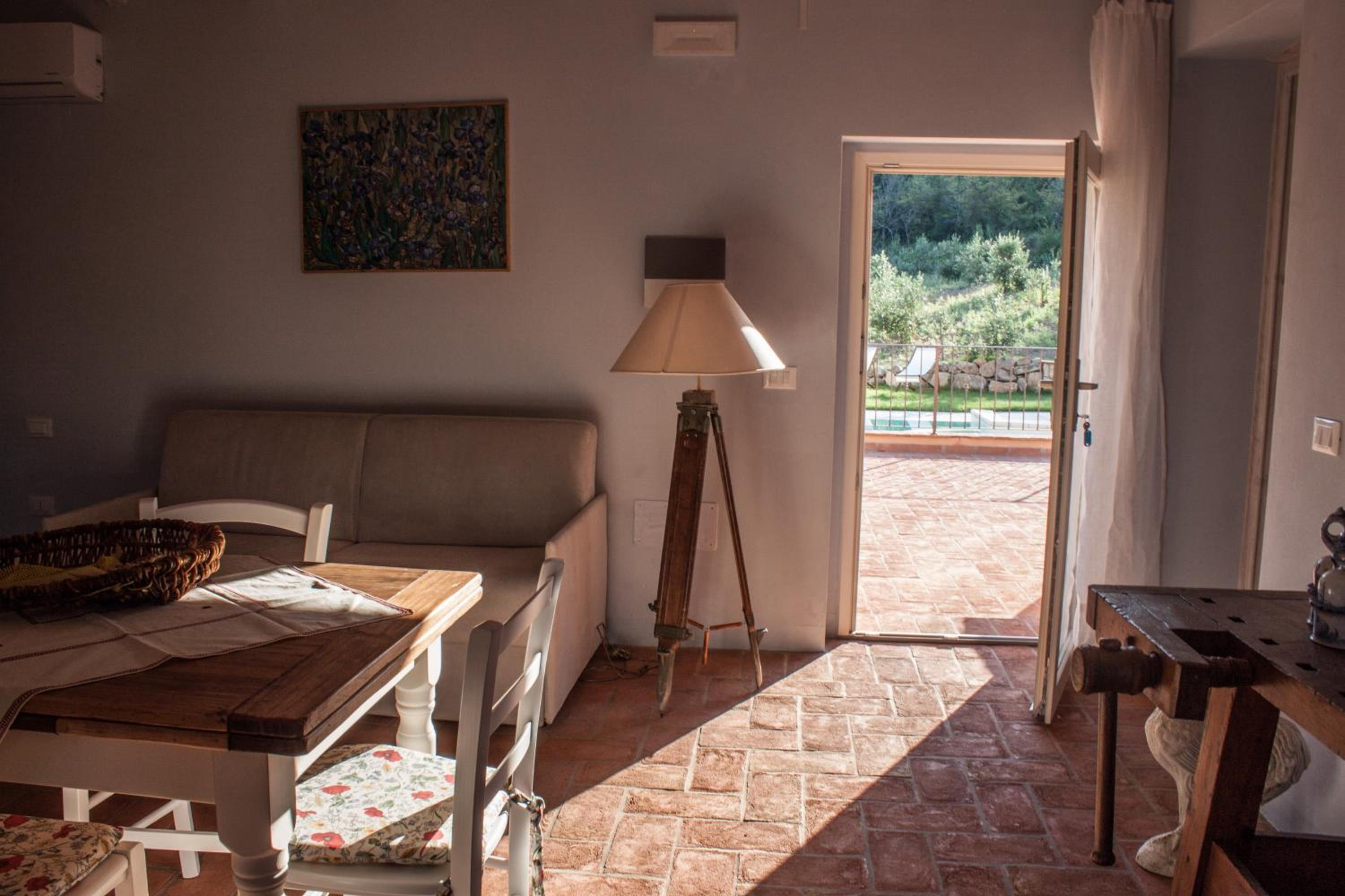 Two-Bedroom Apartment with Pool View photo 3