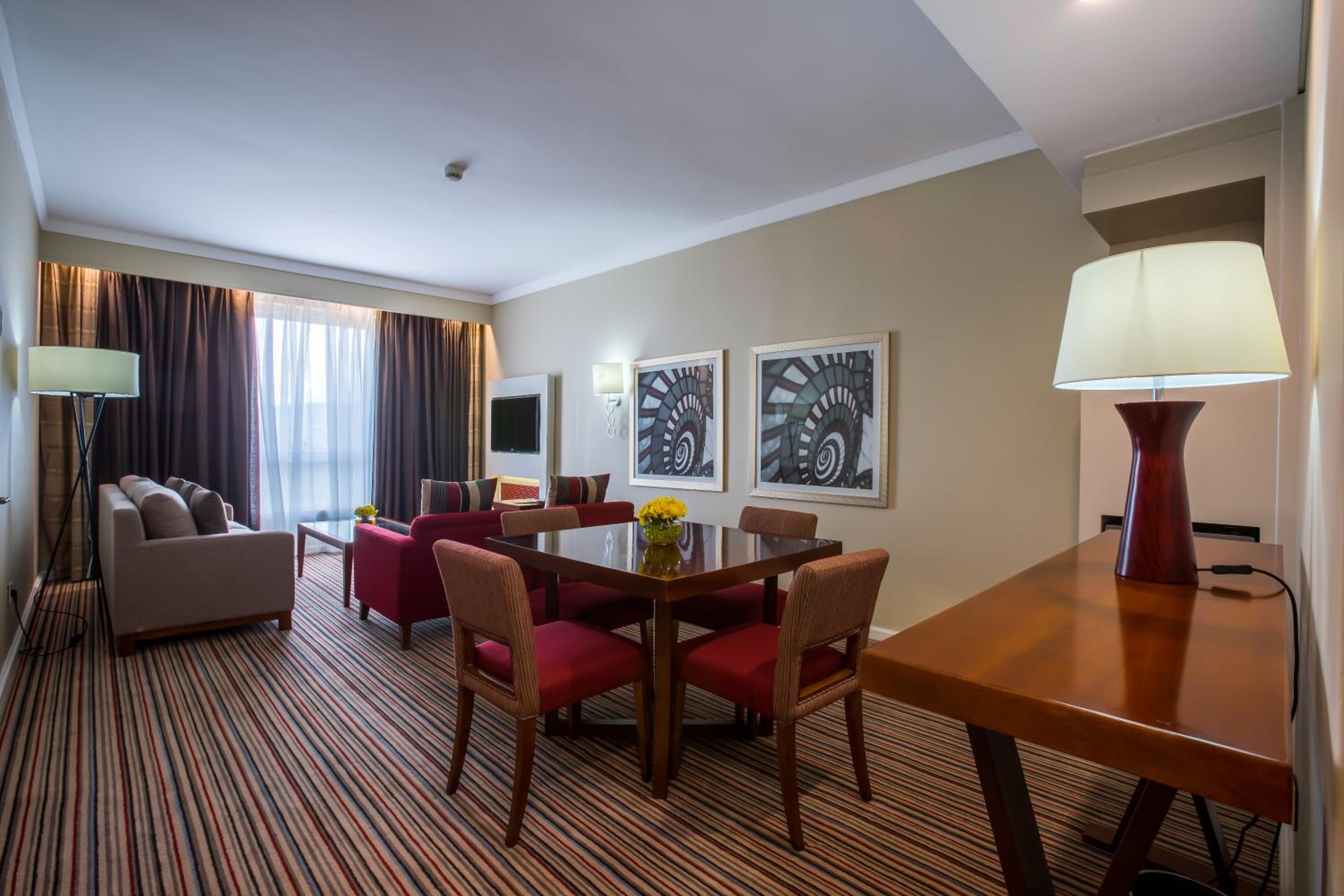 One-Bedroom Suite - Photo 18