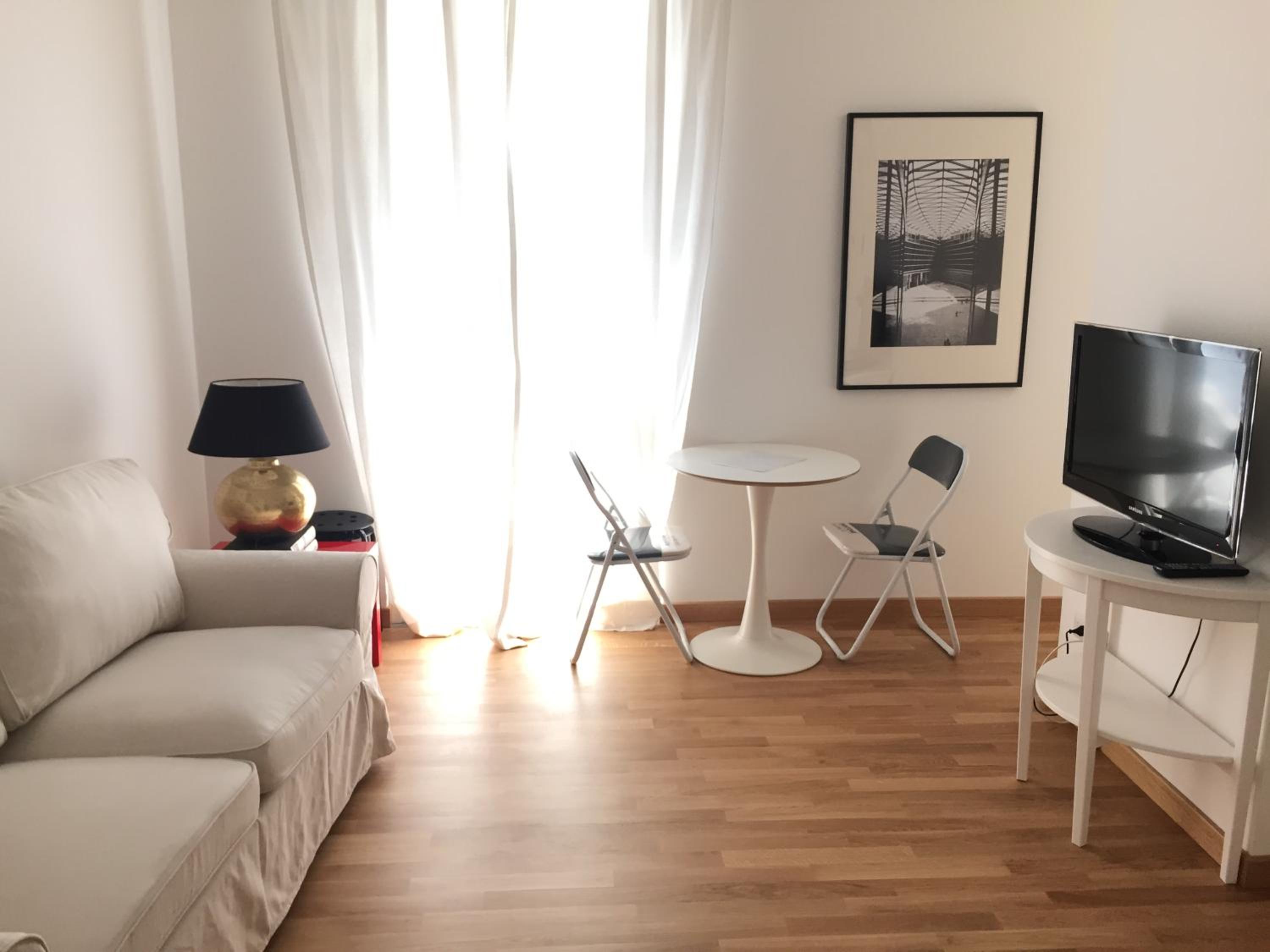 One-Bedroom Apartment