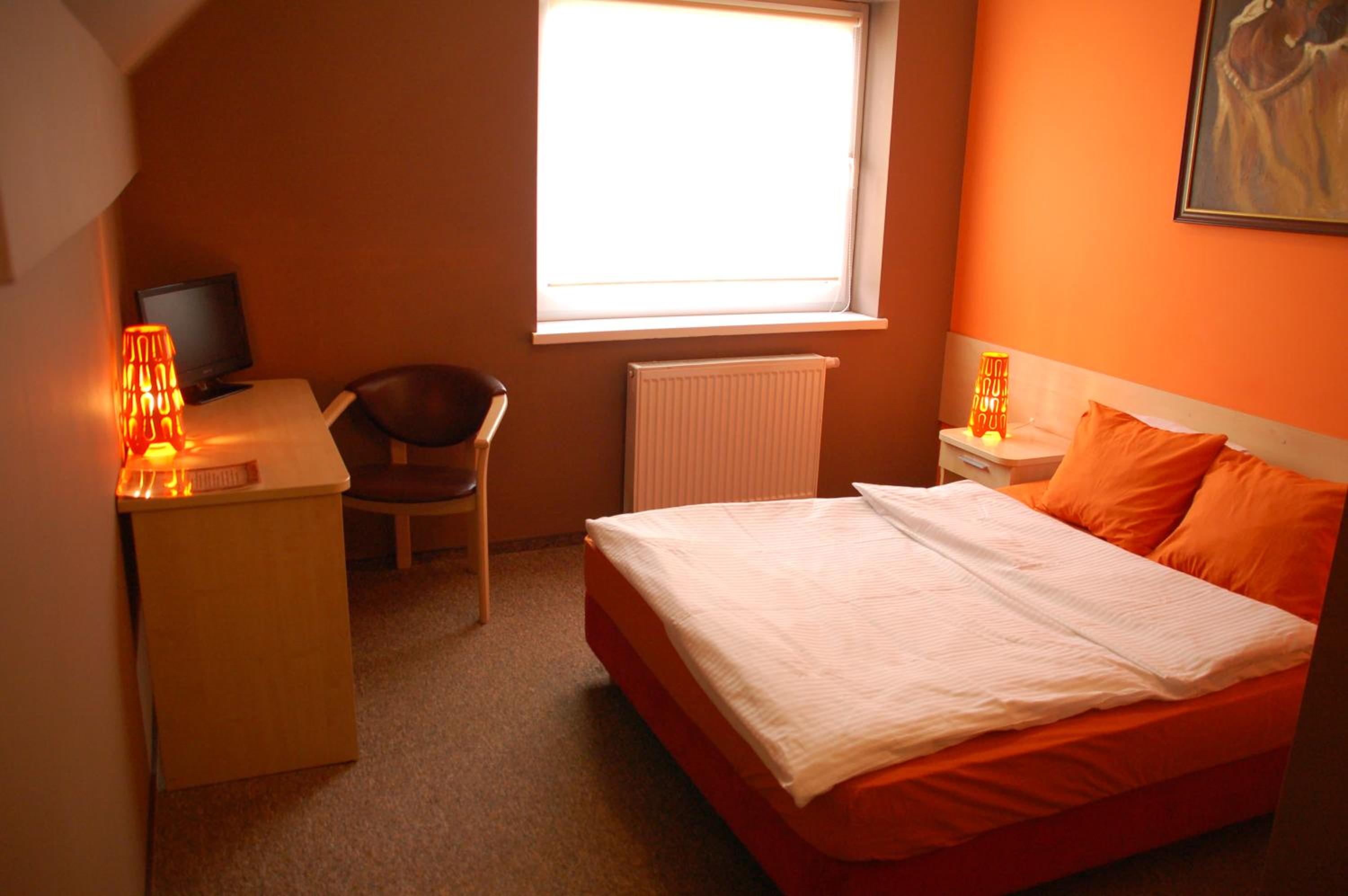 Double or Twin Room - Photo 2