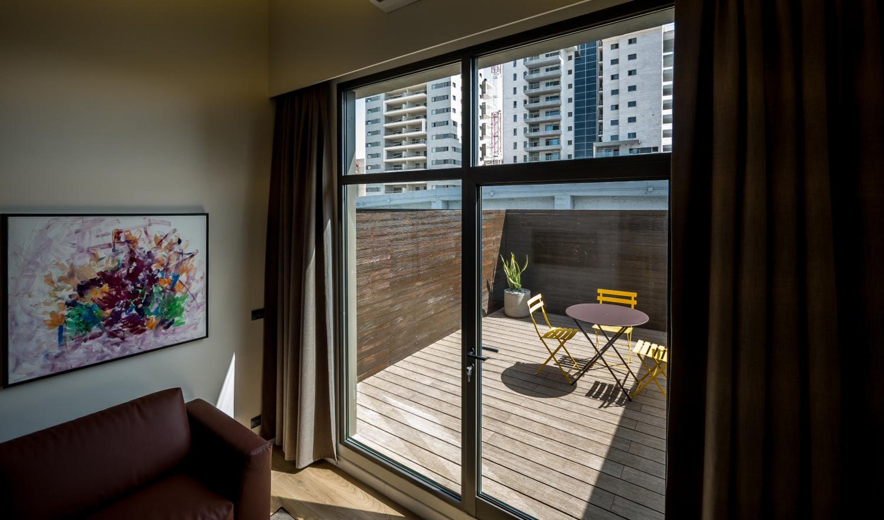 Deluxe Suite Balcony - Photo 3