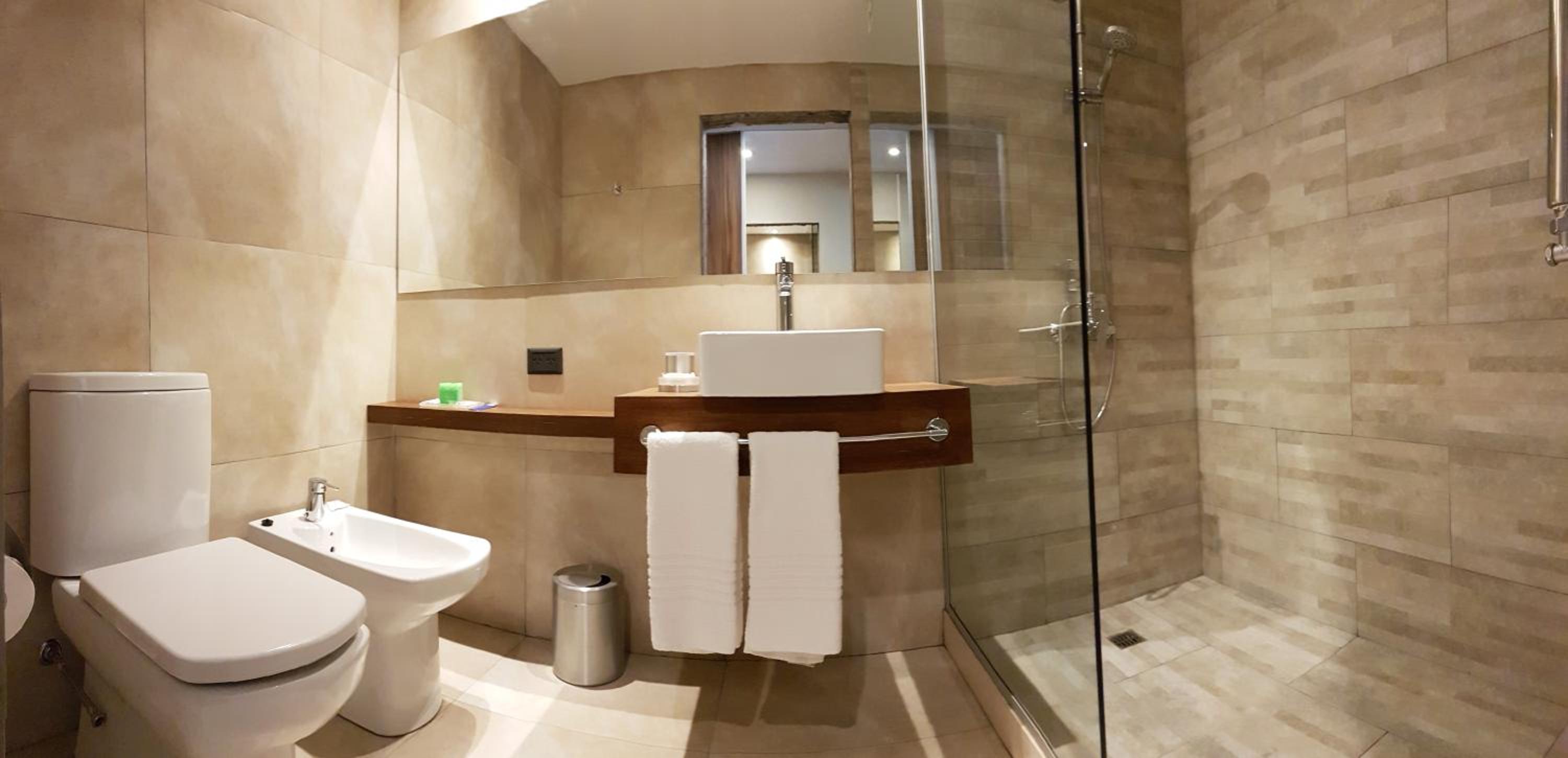 Superior Double Room thumbnail 6