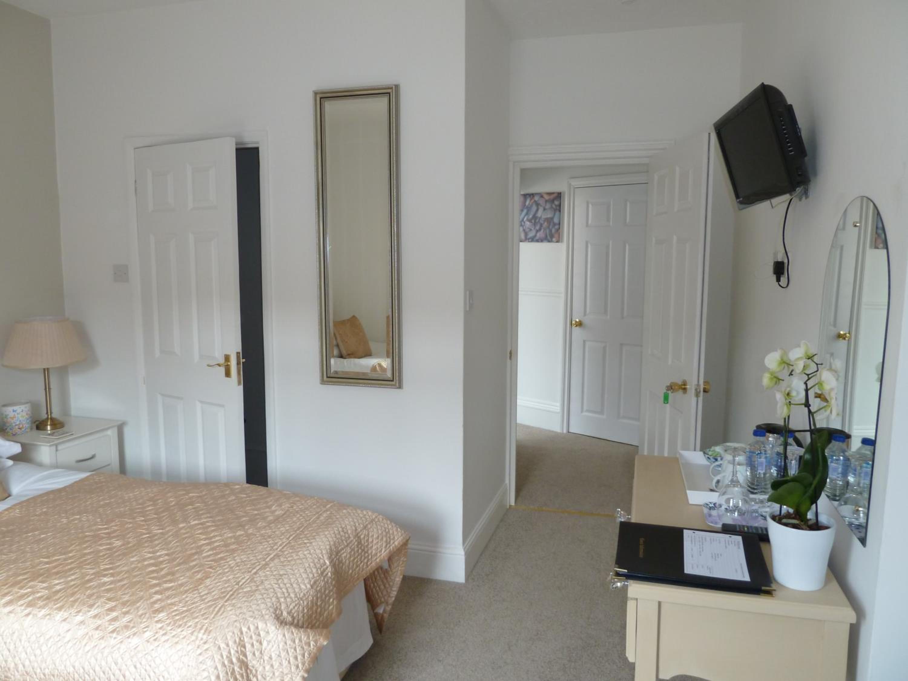 Standard Twin Room photo 2