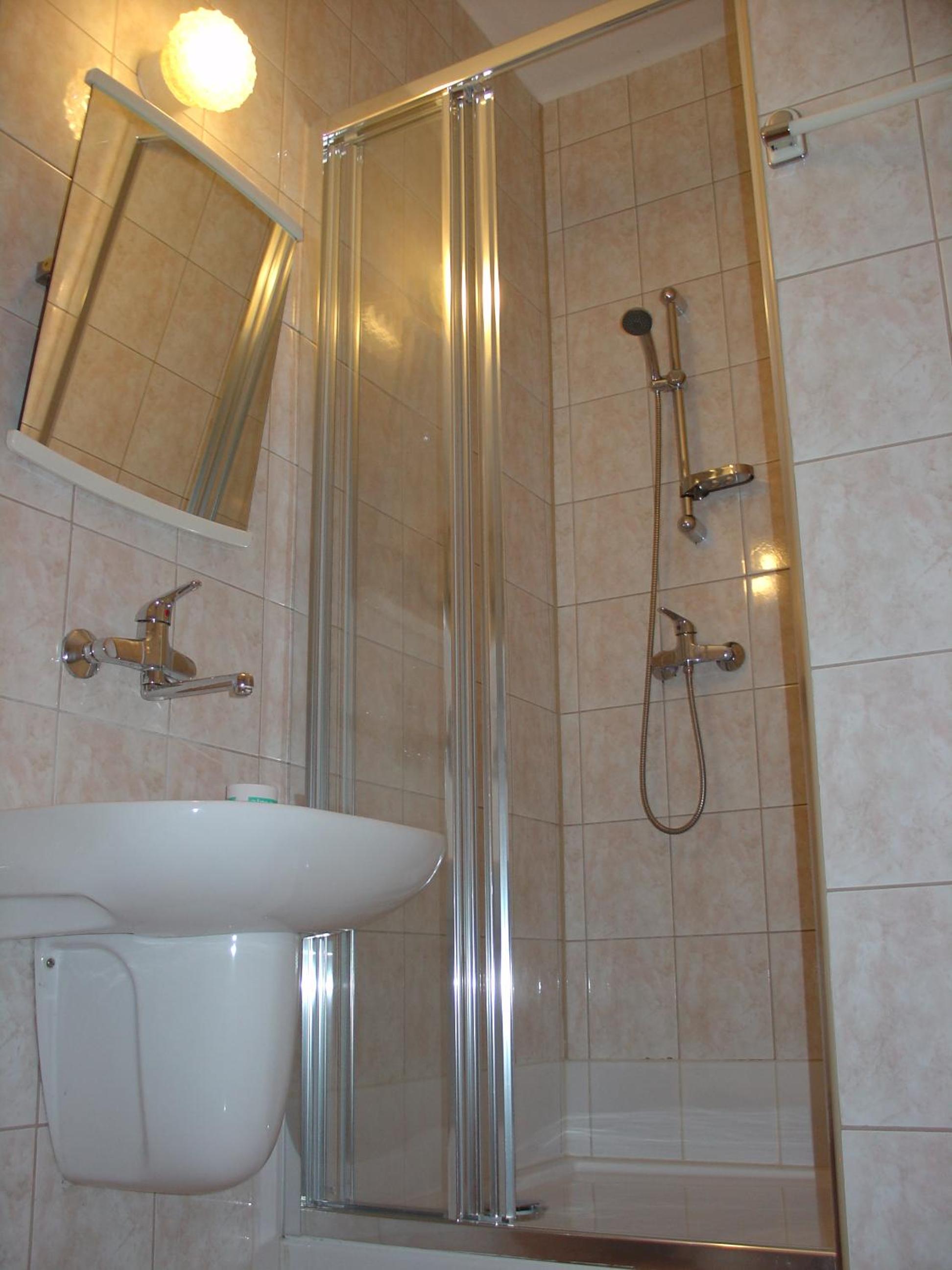 Family Room with Private External Bathroom photo 2