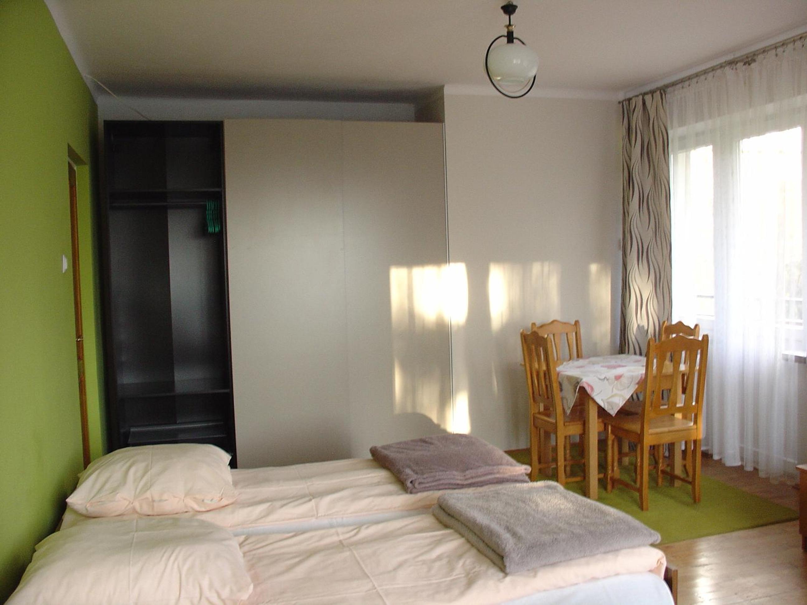 Family Room with Private External Bathroom photo 1