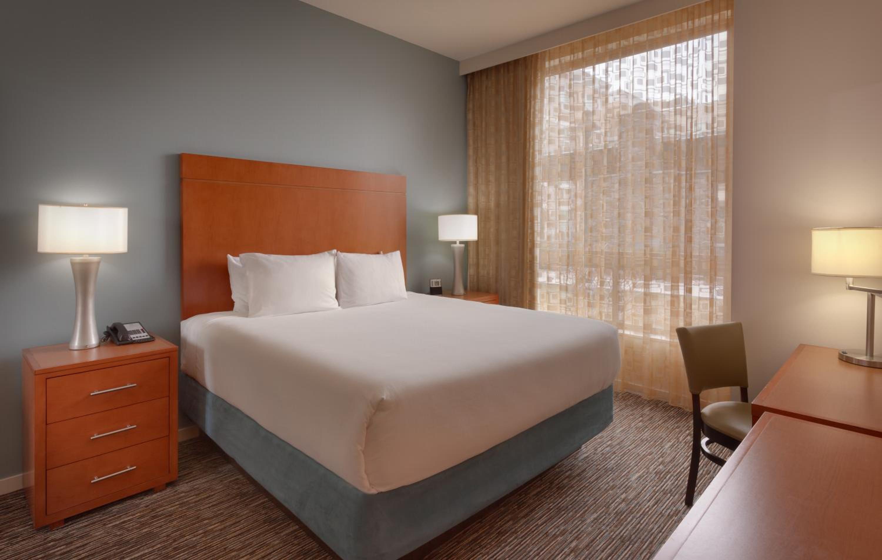 Two-Bedroom King Suite - Photo 7