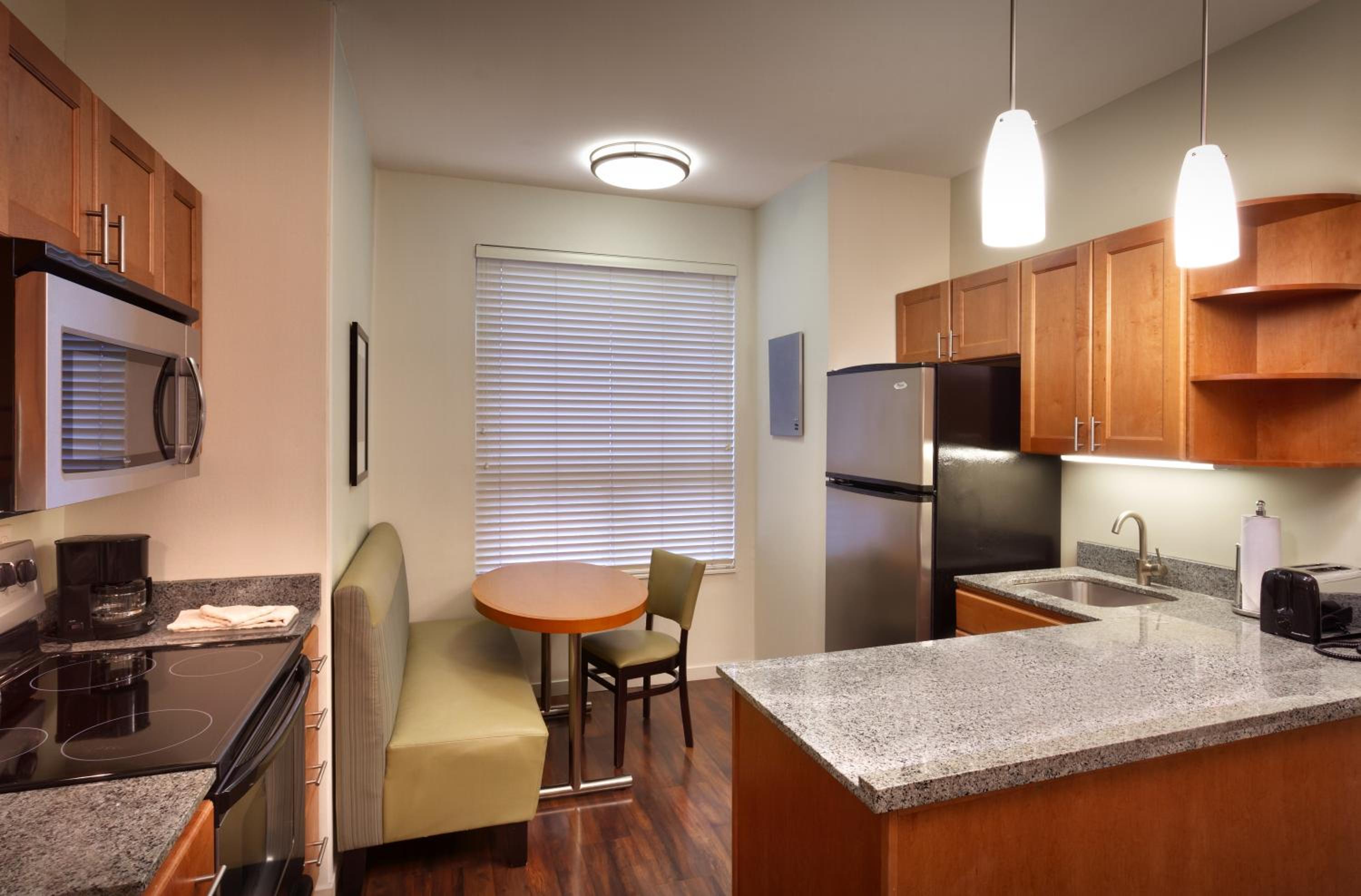 Two-Bedroom King Suite - Photo 5