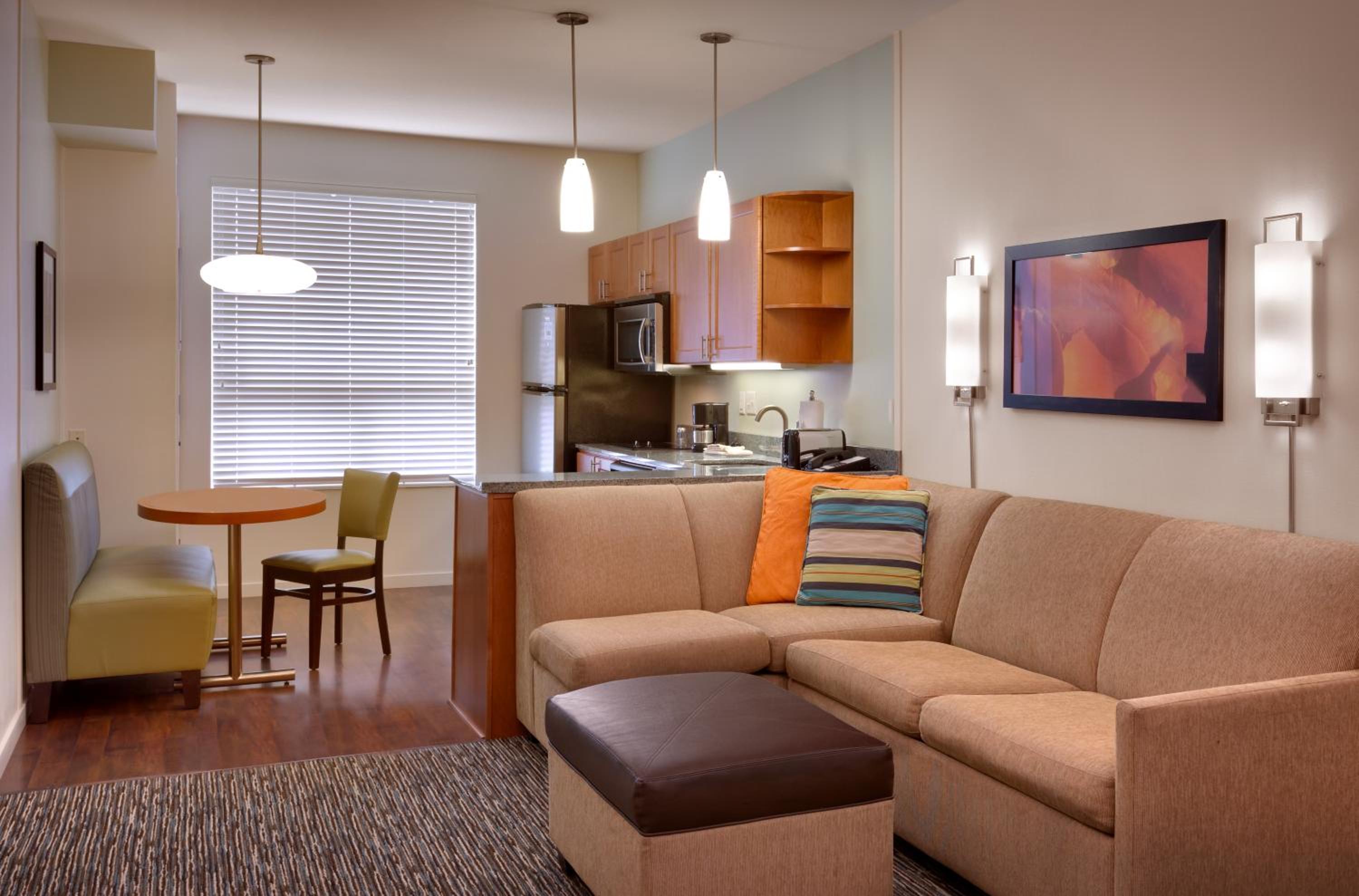 One-Bedroom King Suite - Photo 6