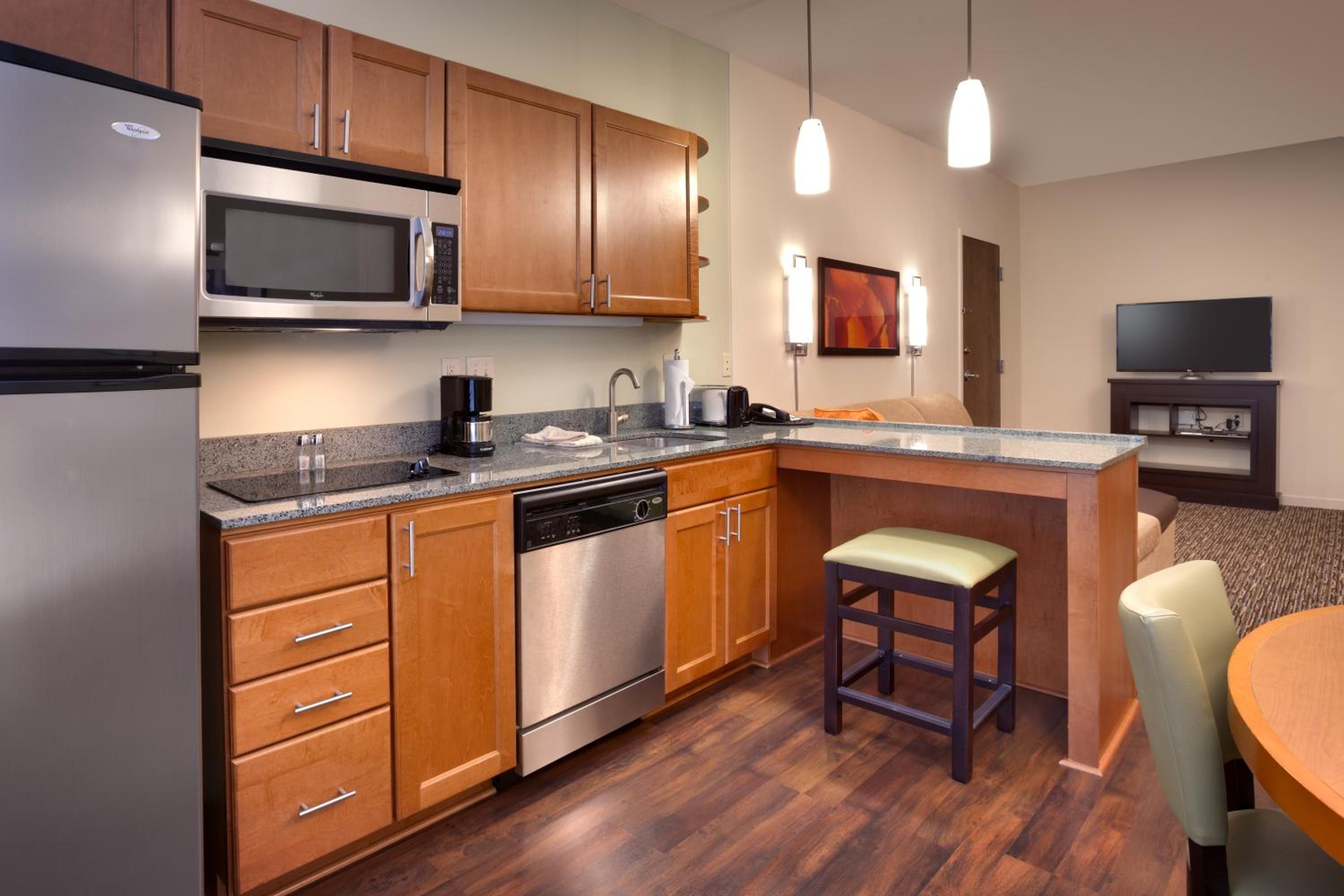 One-Bedroom King Suite - Photo 7