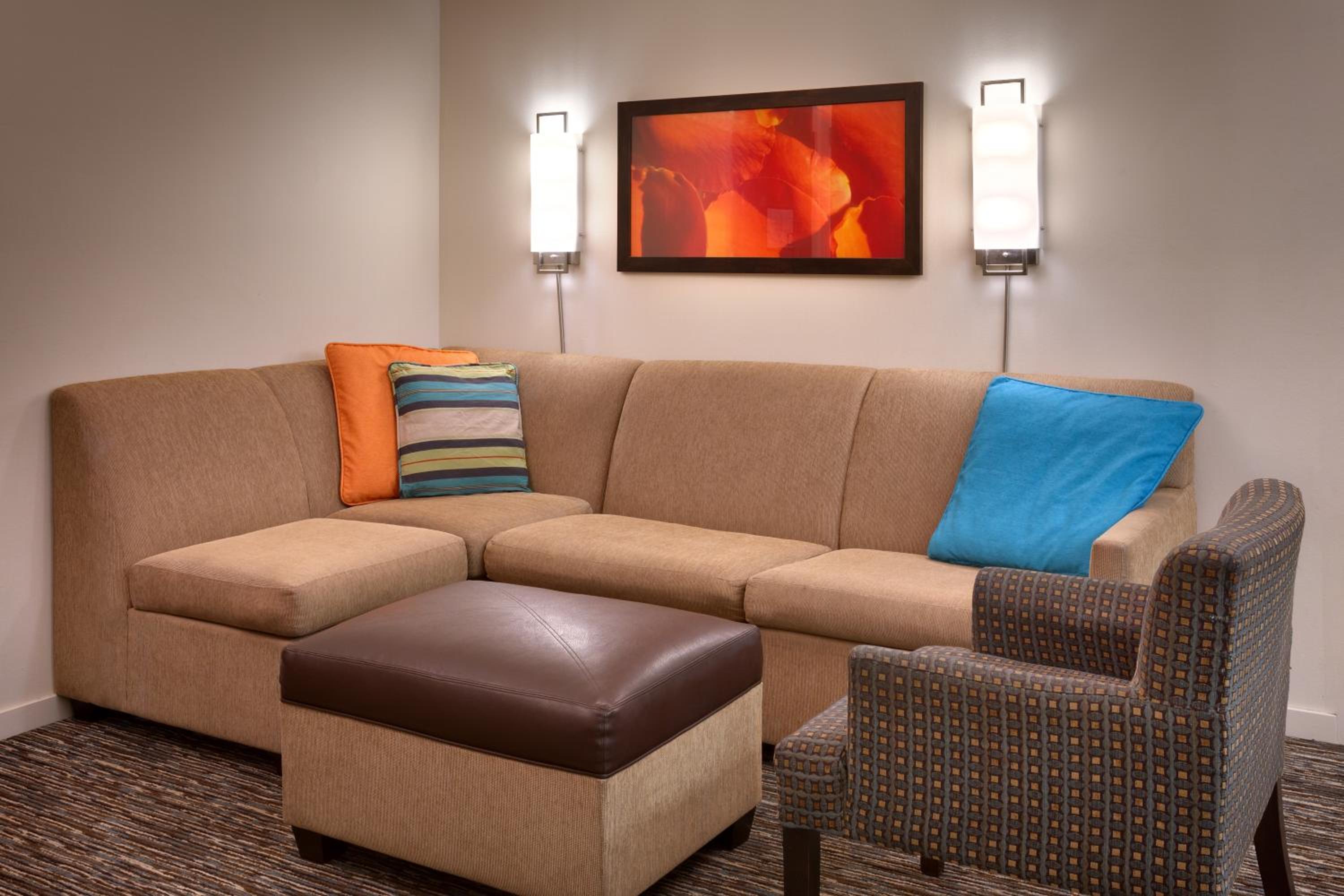 One-Bedroom King Suite - Photo 3