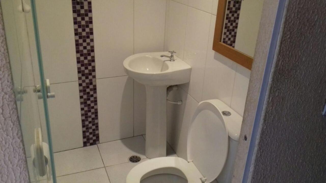 Budget Twin Room - Photo 2