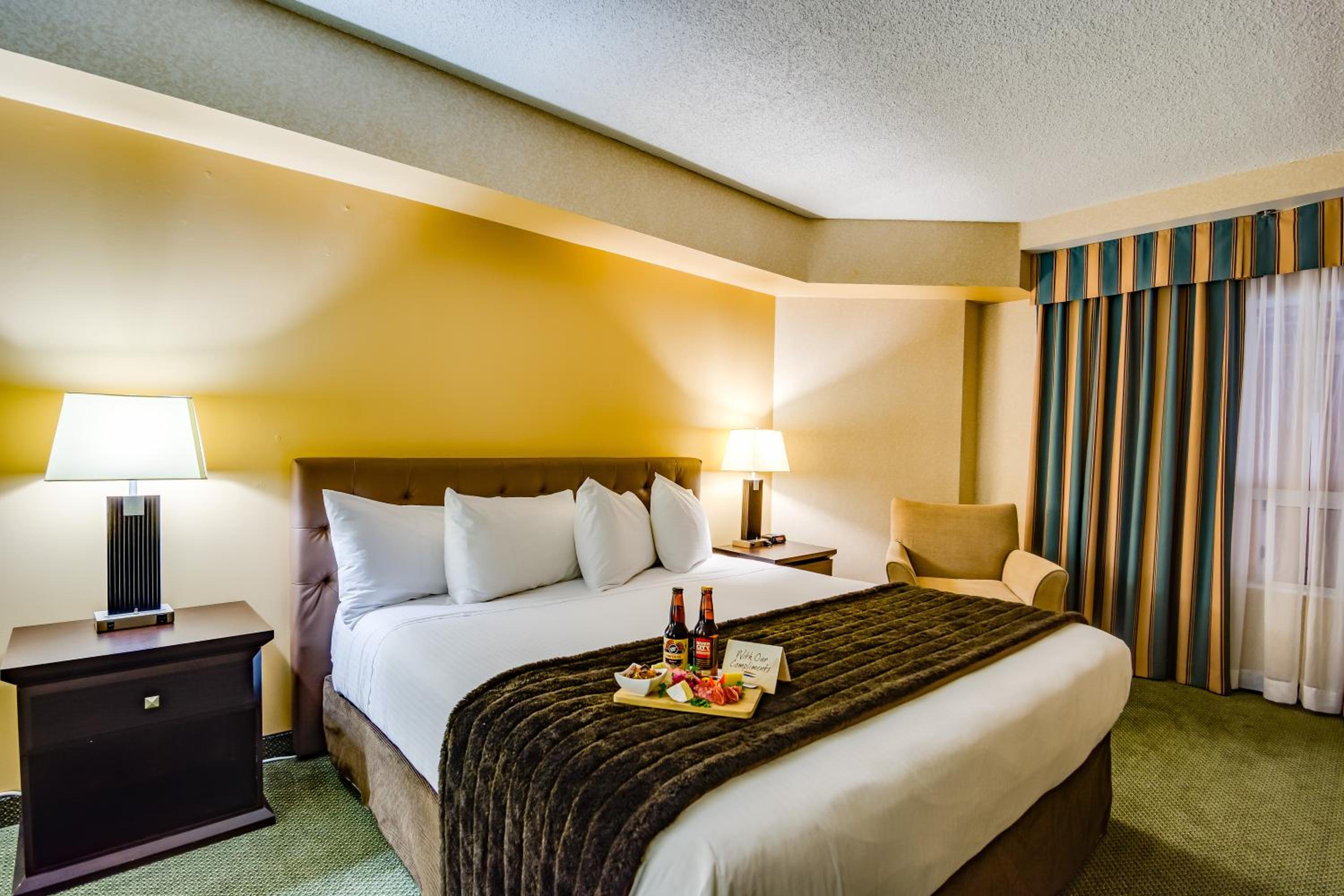 Standard King Room - Photo 1