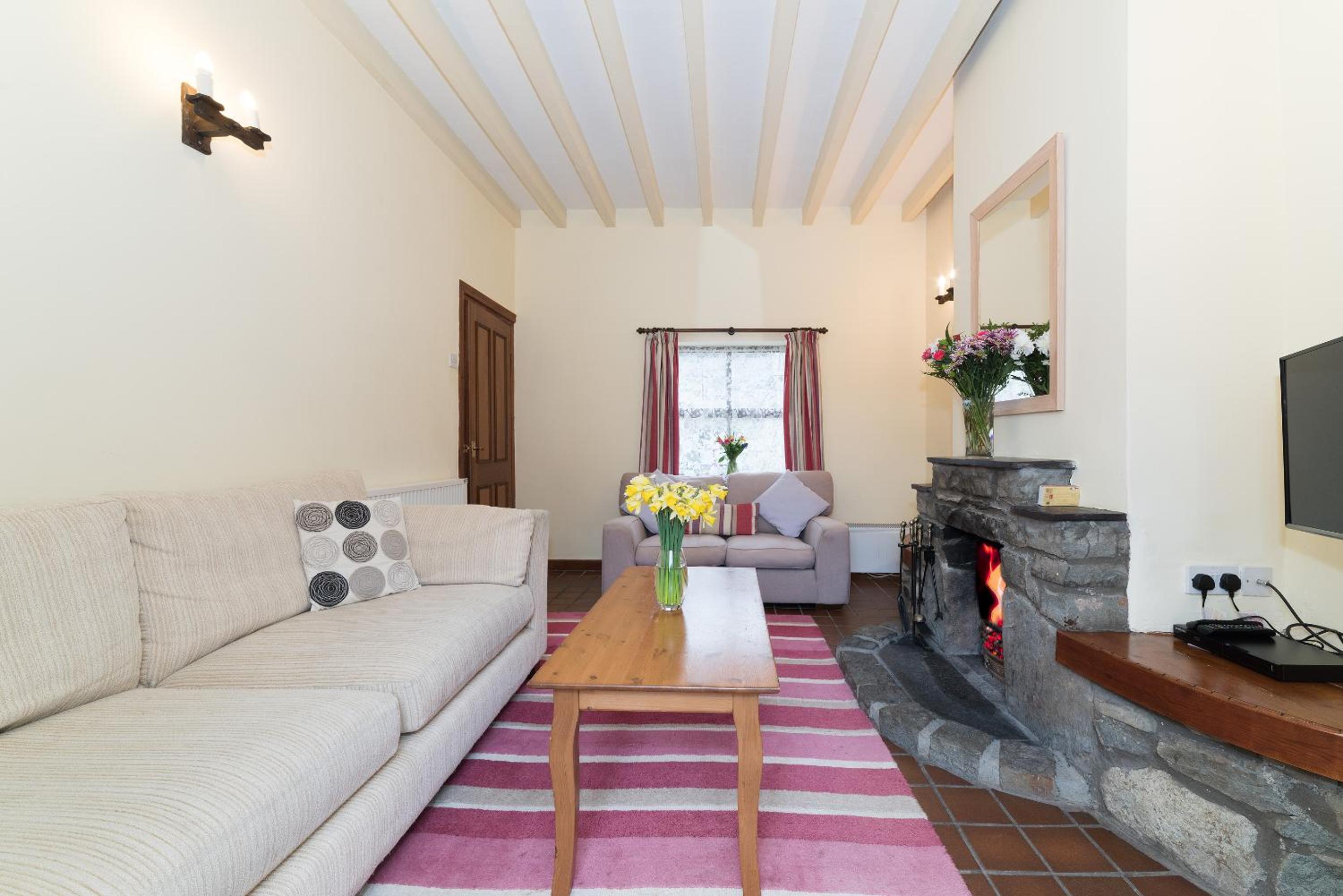 Three-Bedroom Cottage (Sleeps 5) photo 3