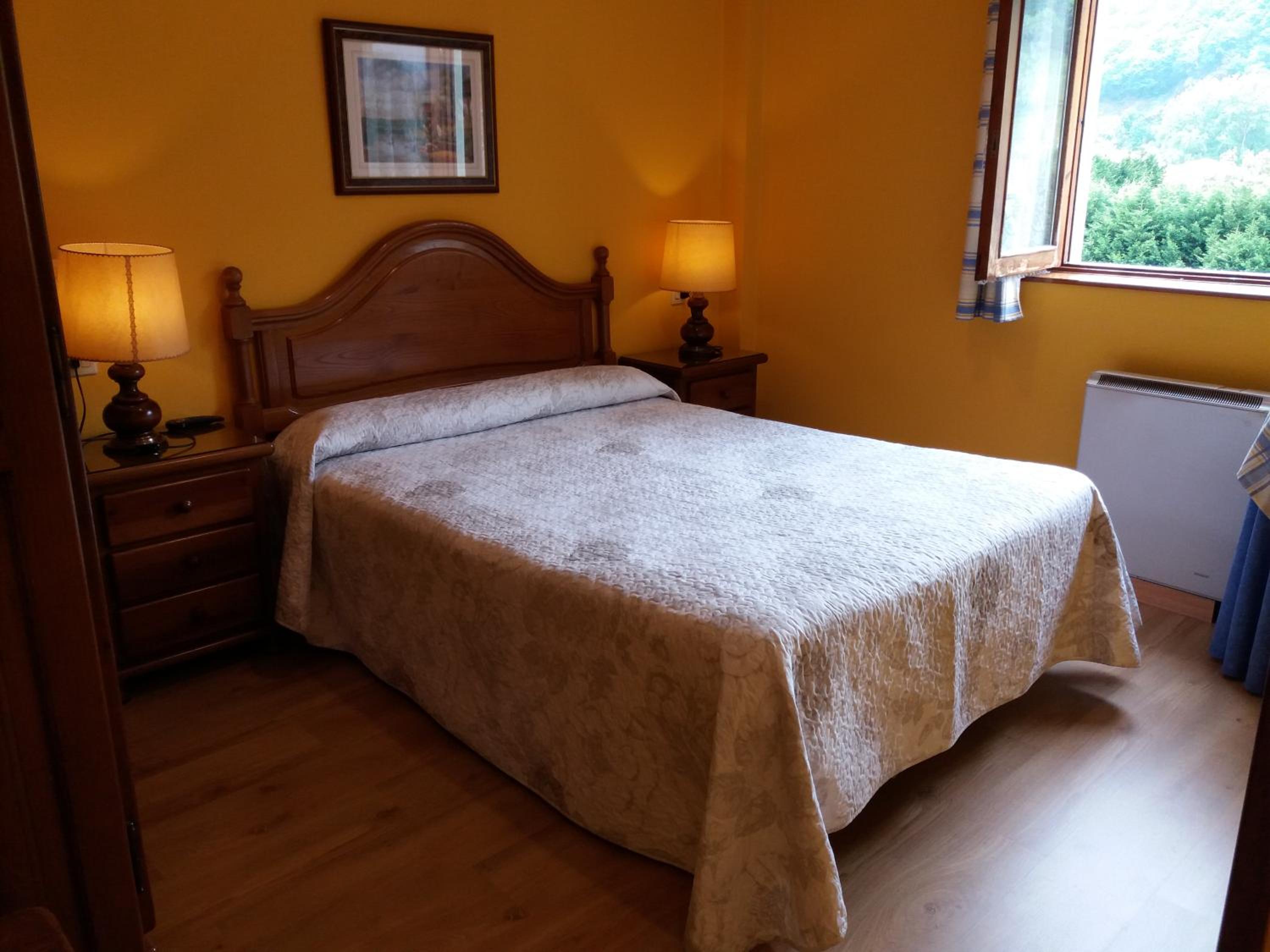 Double or Twin Room - Photo 12