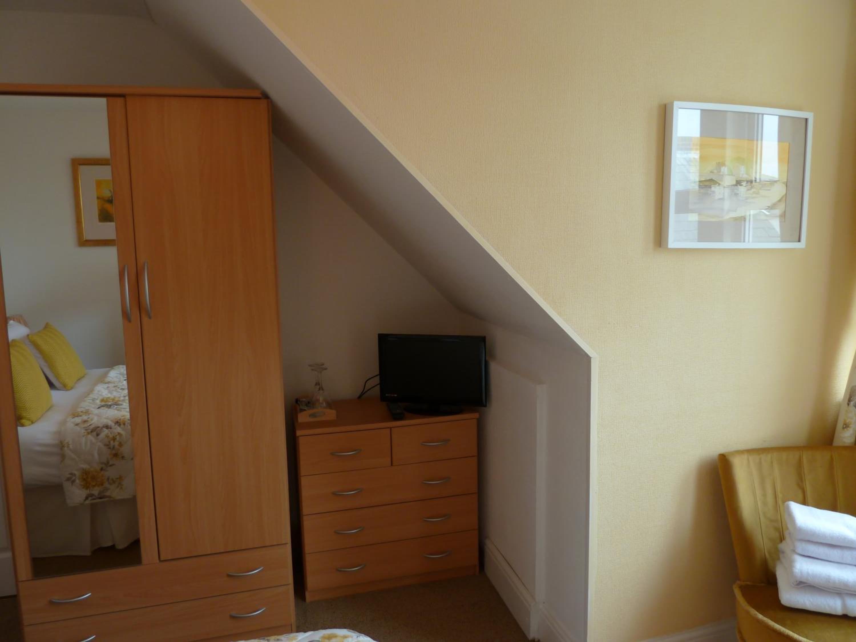 Budget Double Room photo 3