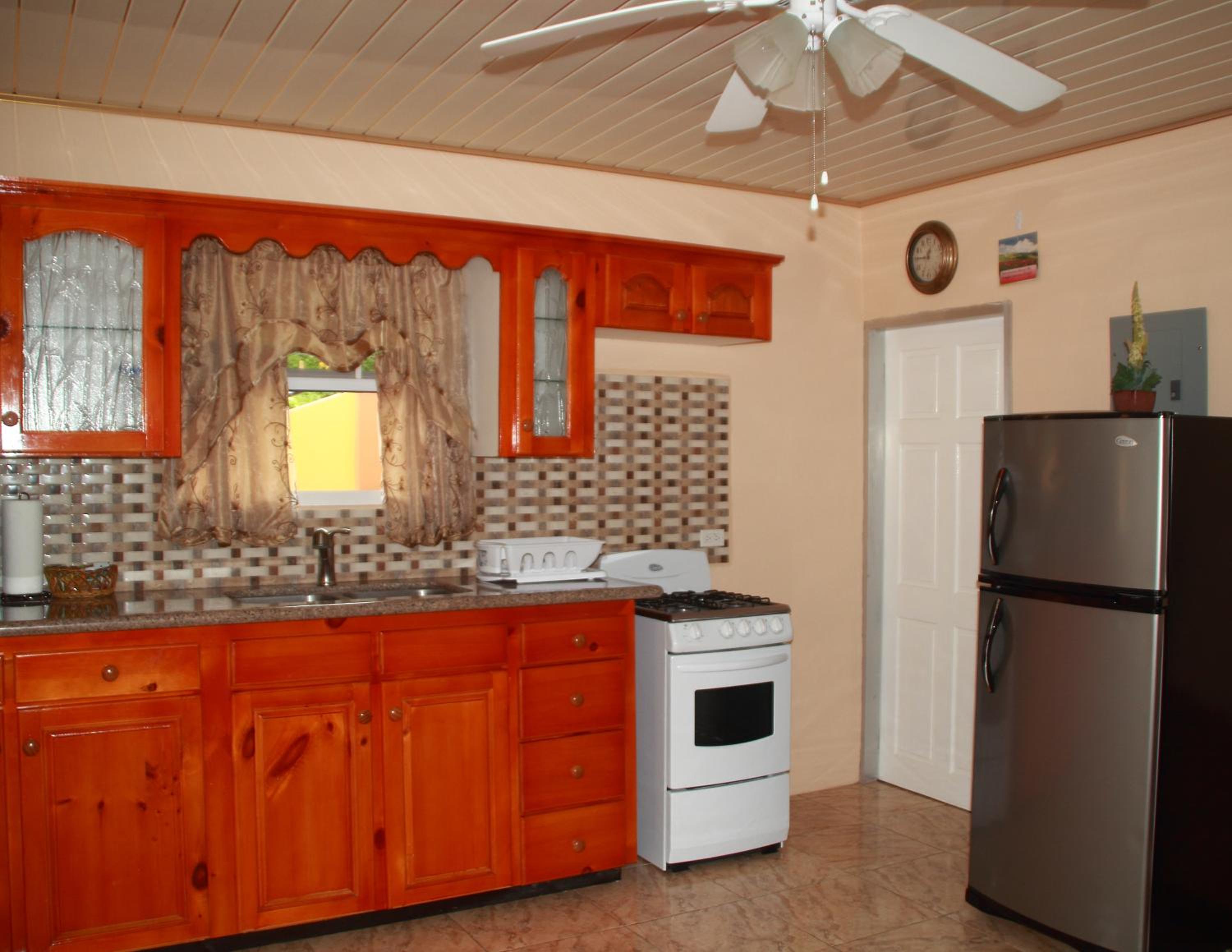 One-Bedroom Apartment photo 2