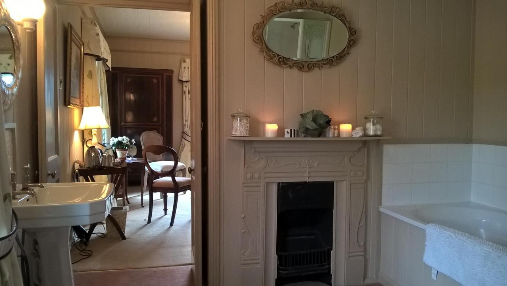 Superior King Room photo 2