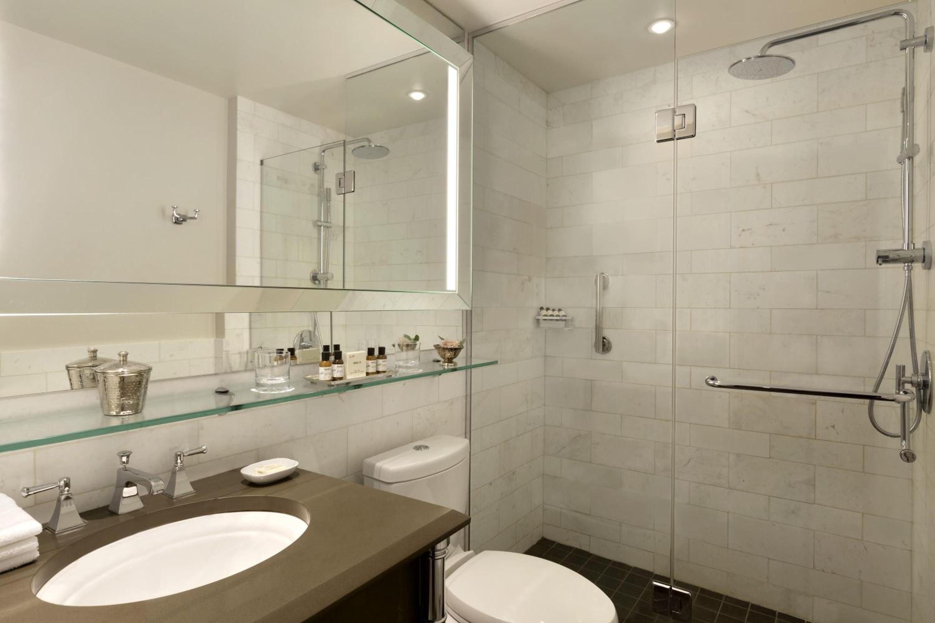 One-Bedroom King Suite