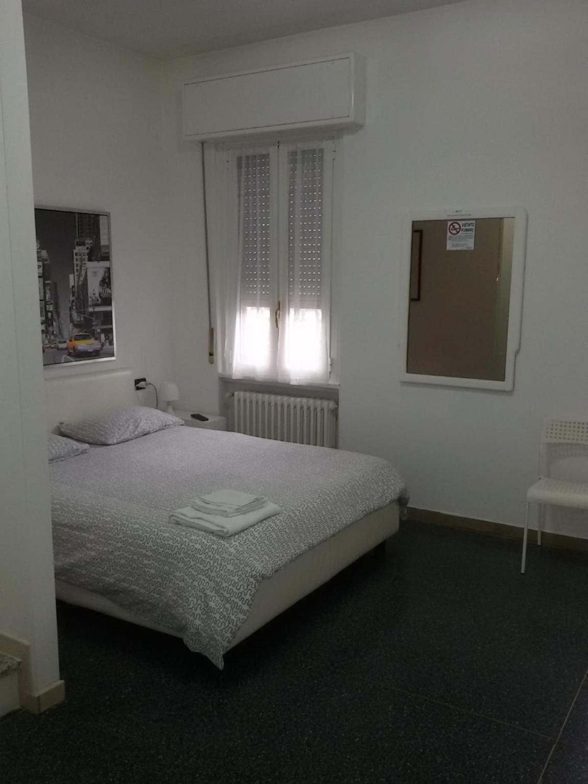 Large Double Room - Photo 21