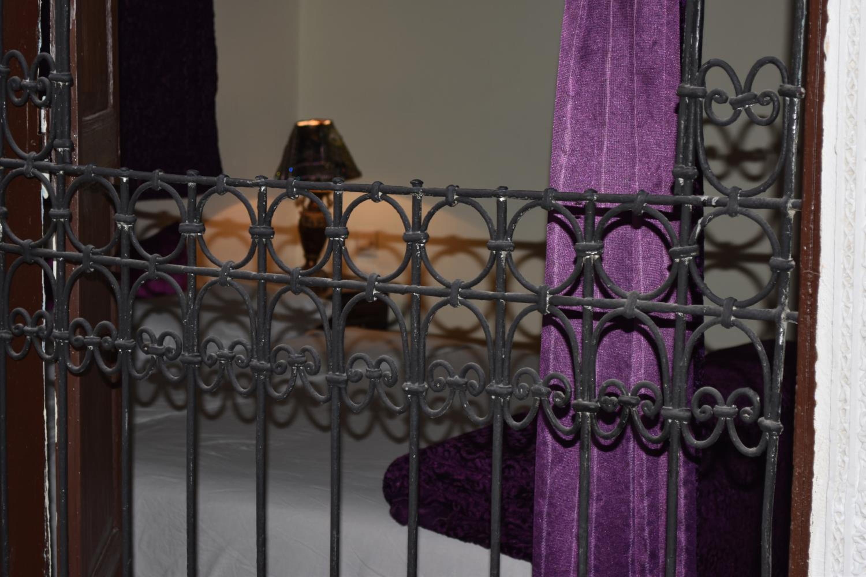 Deluxe Double Room with Shower - Photo 5