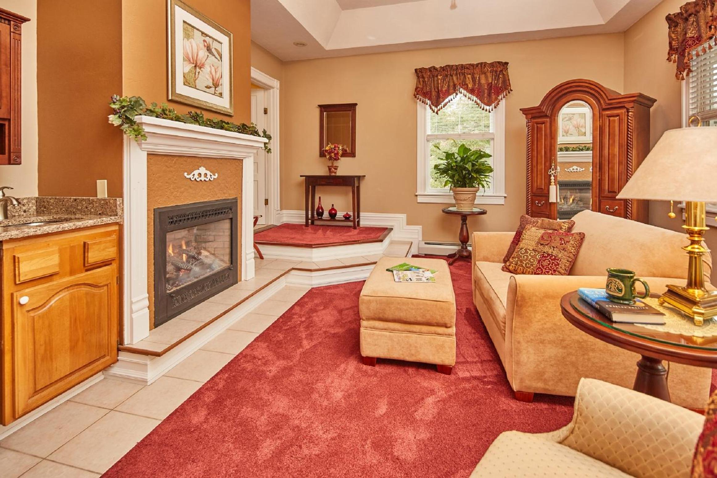King- Magnolia Suite photo 1