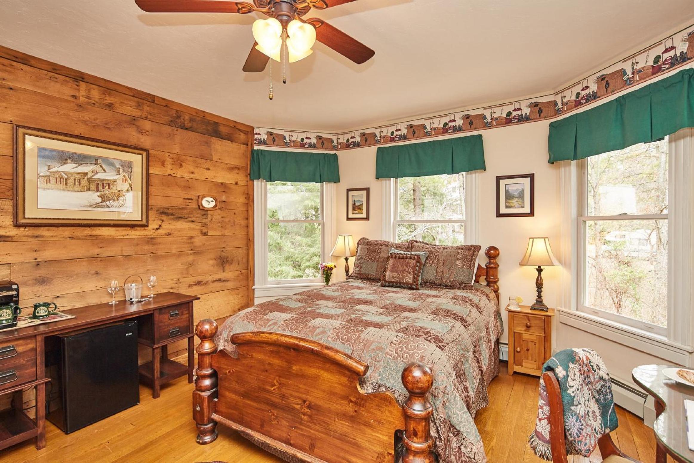 Queen- Chestnut Room photo 1