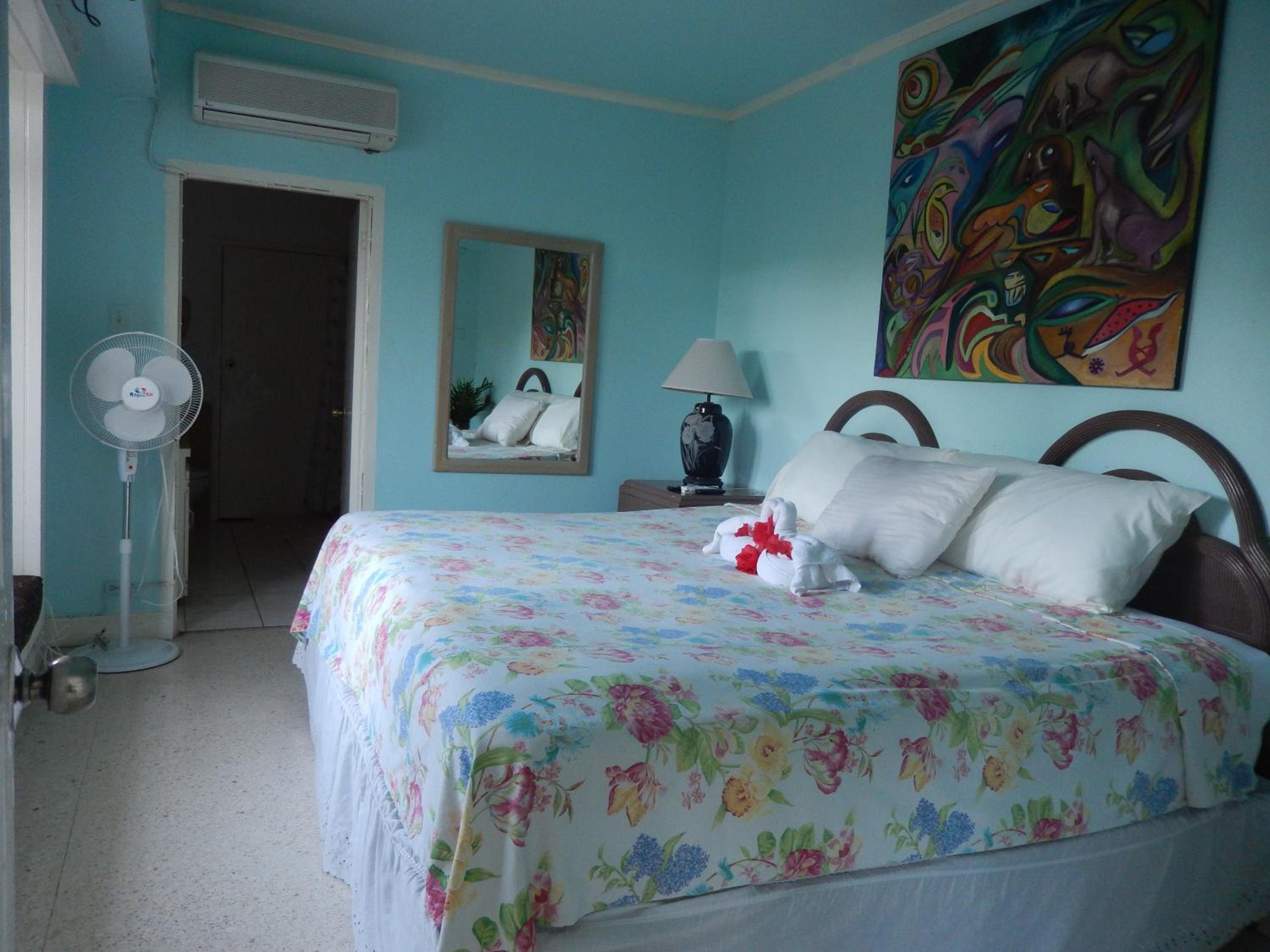 Standard Double Room with Garden View