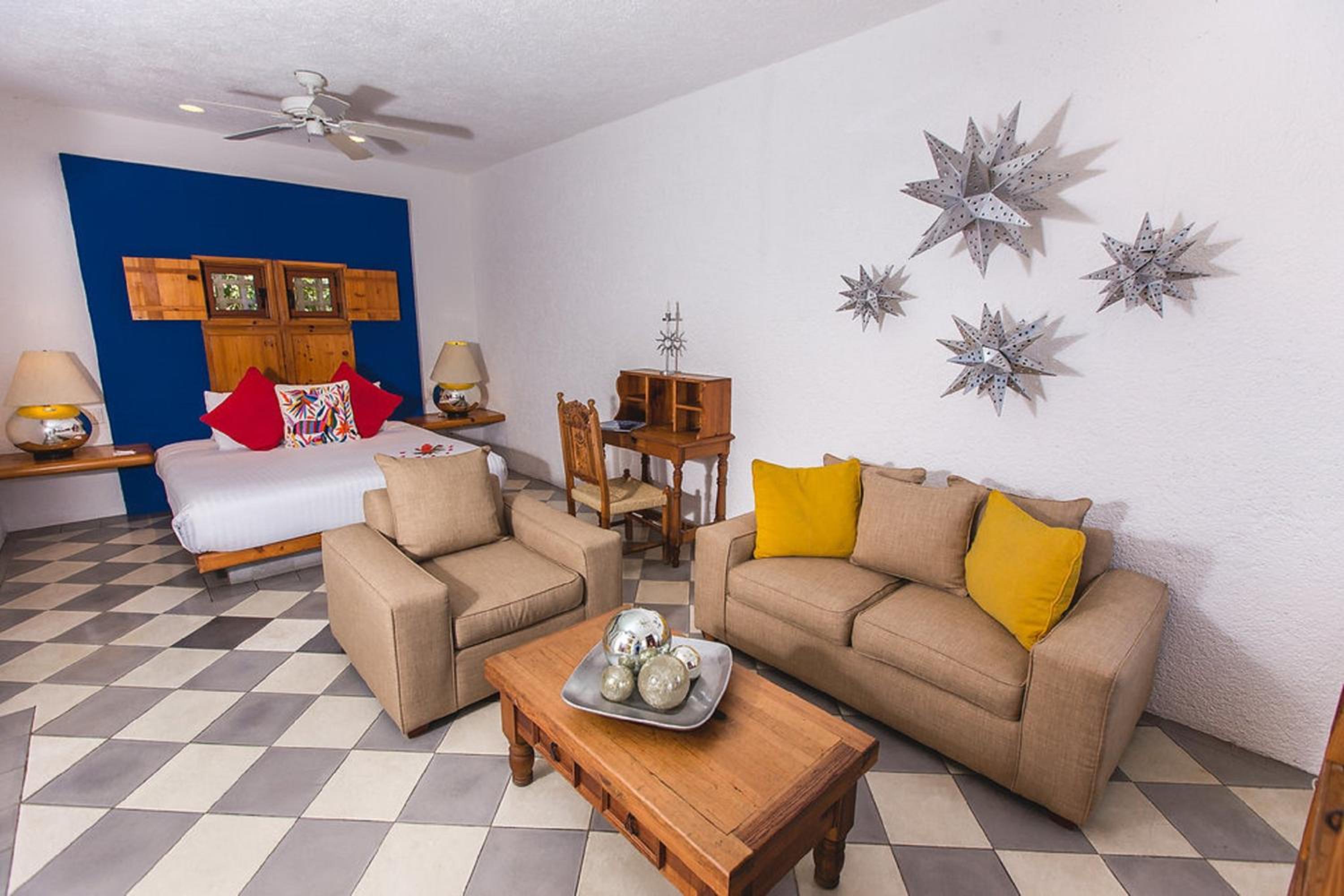 Superior King Room - Photo 11