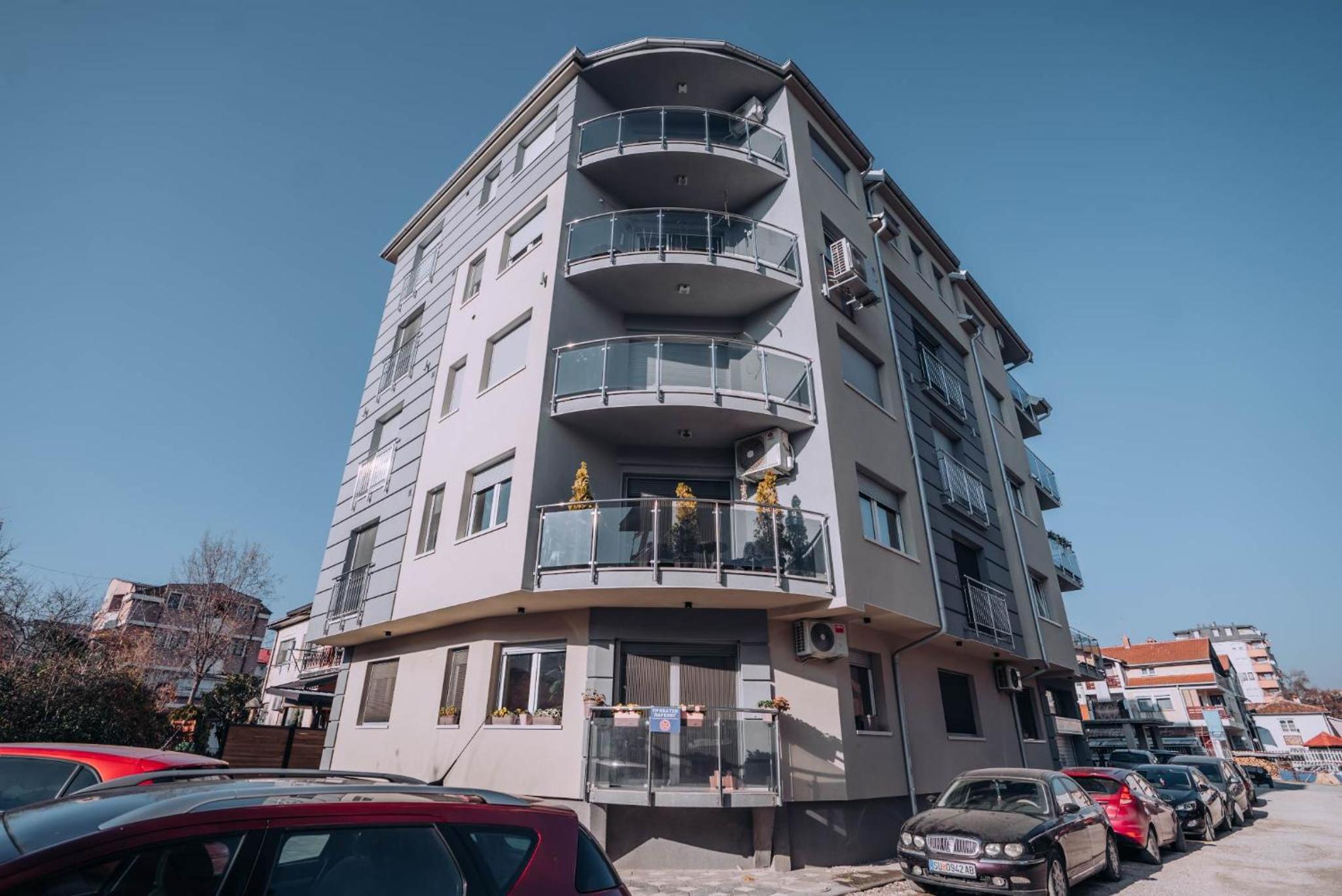 Three-Bedroom Apartment with Balcony